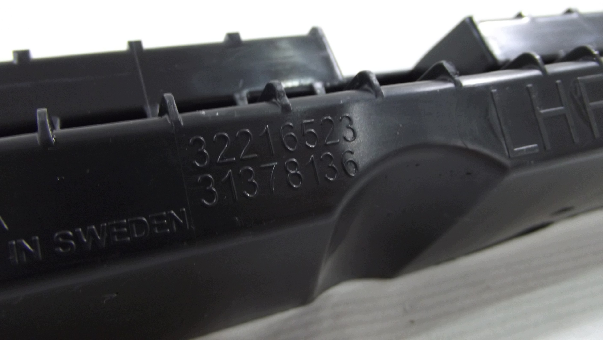 Volvo XC90 II support holder mouldings progowej left front 32216523 31378136