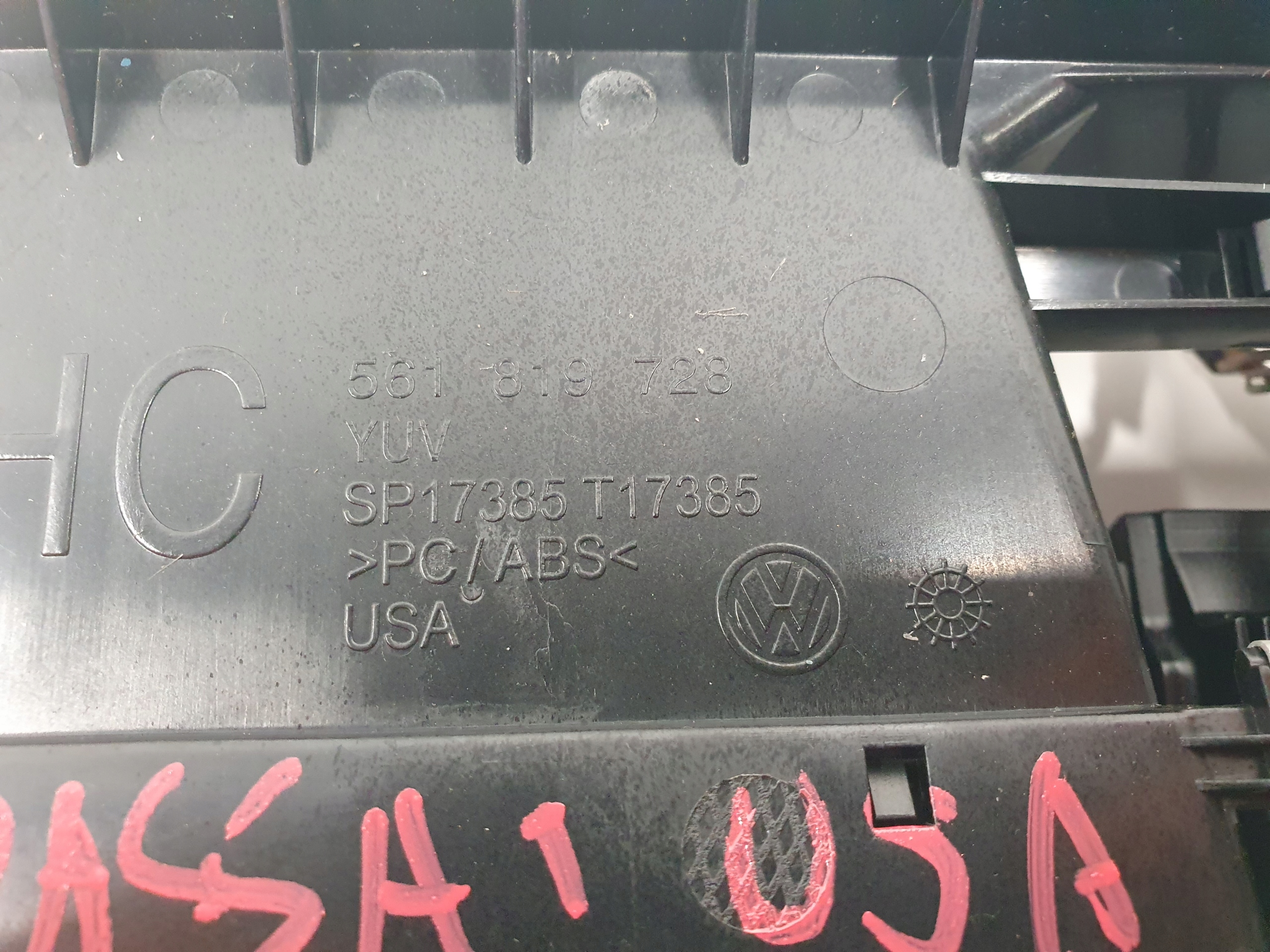VW Passat B7 USA 11-16 2.5B grid air conditioning devices wylot central clock