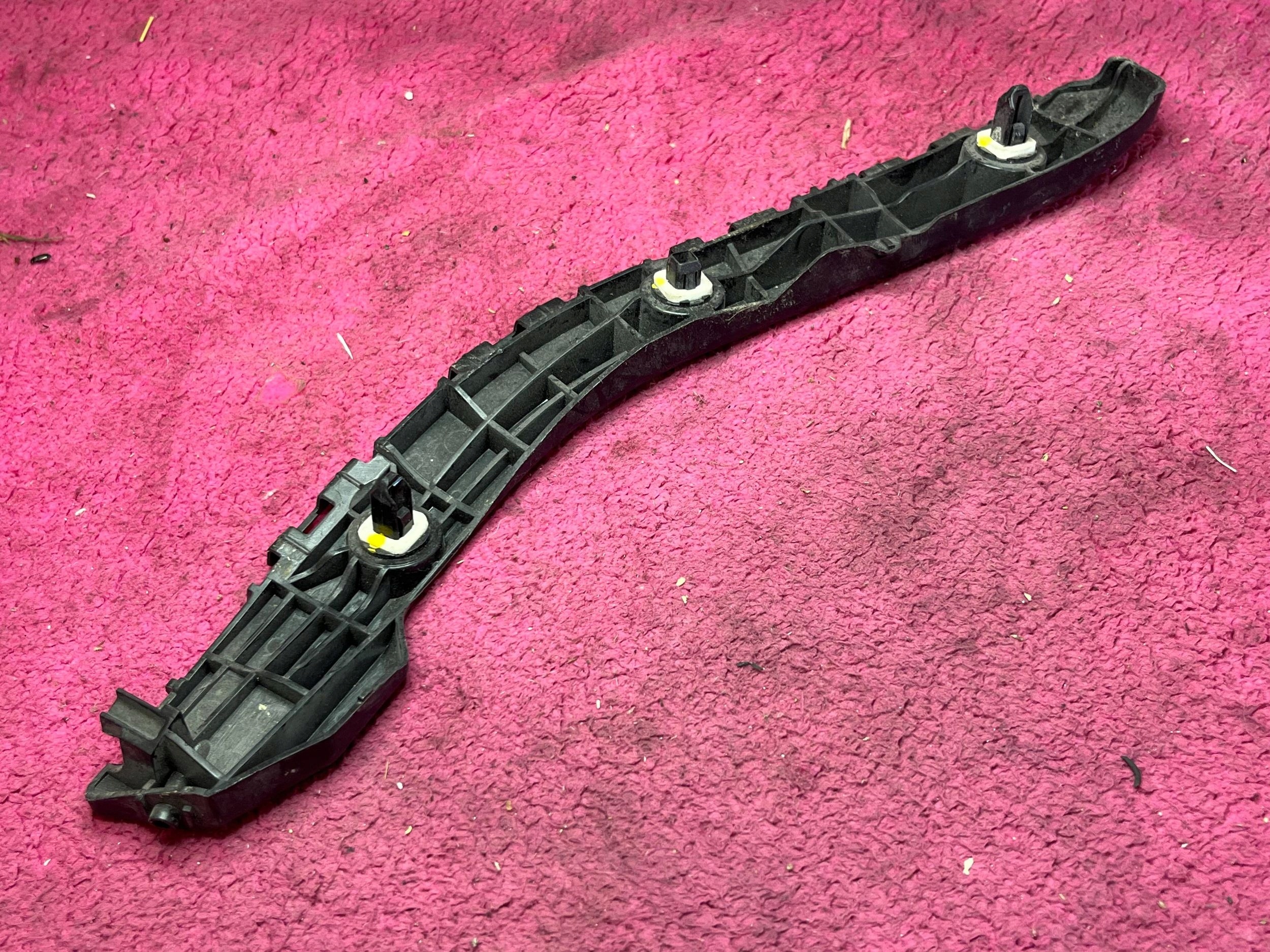 TOYOTA Verso bumper bracket right rear part 52575-0F020 OE !J