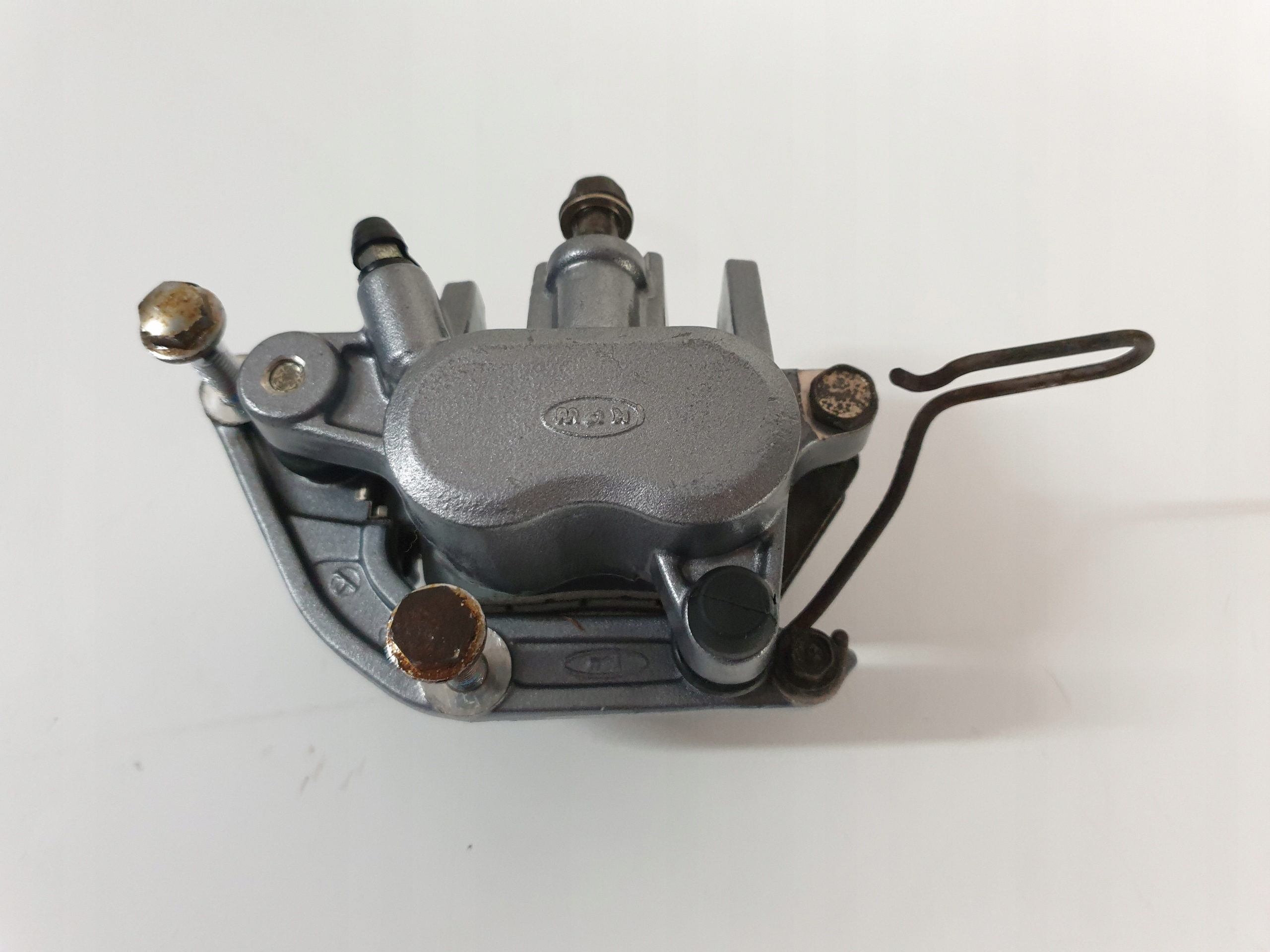 Daelim VT 125 Evolution передній затиск