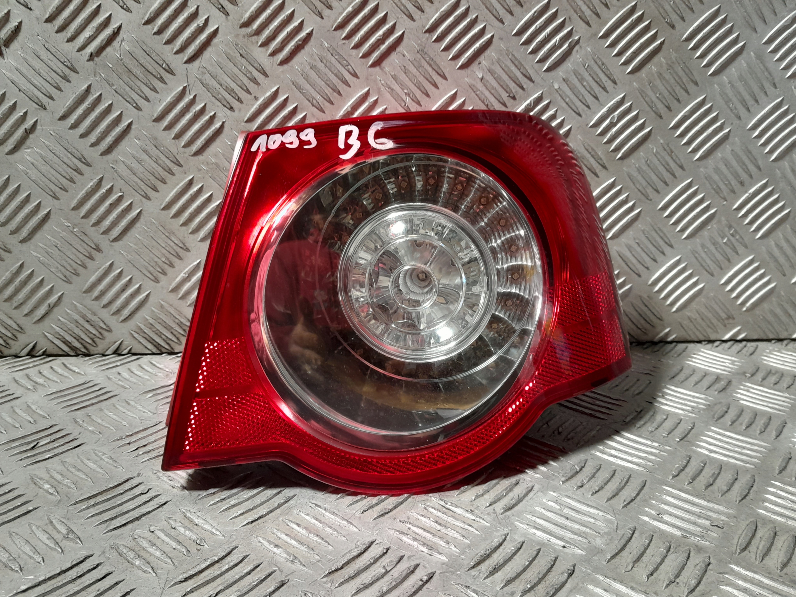 3C5945096C - VW PASSAT B6 задний фонарь правый