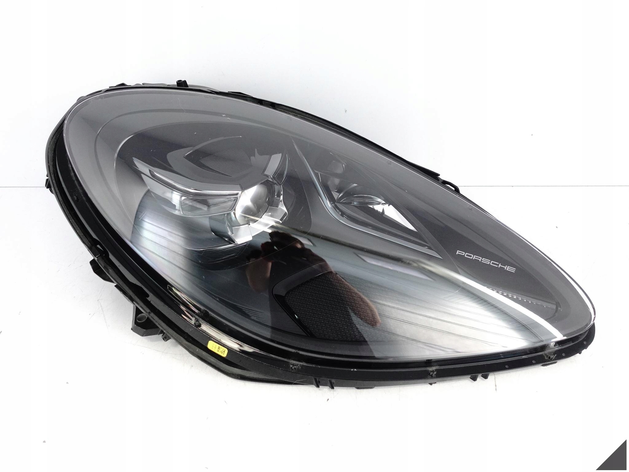 PORSCHE MACAN 95B LIFT 18- light EXCL FULL LED right front EUROPA black