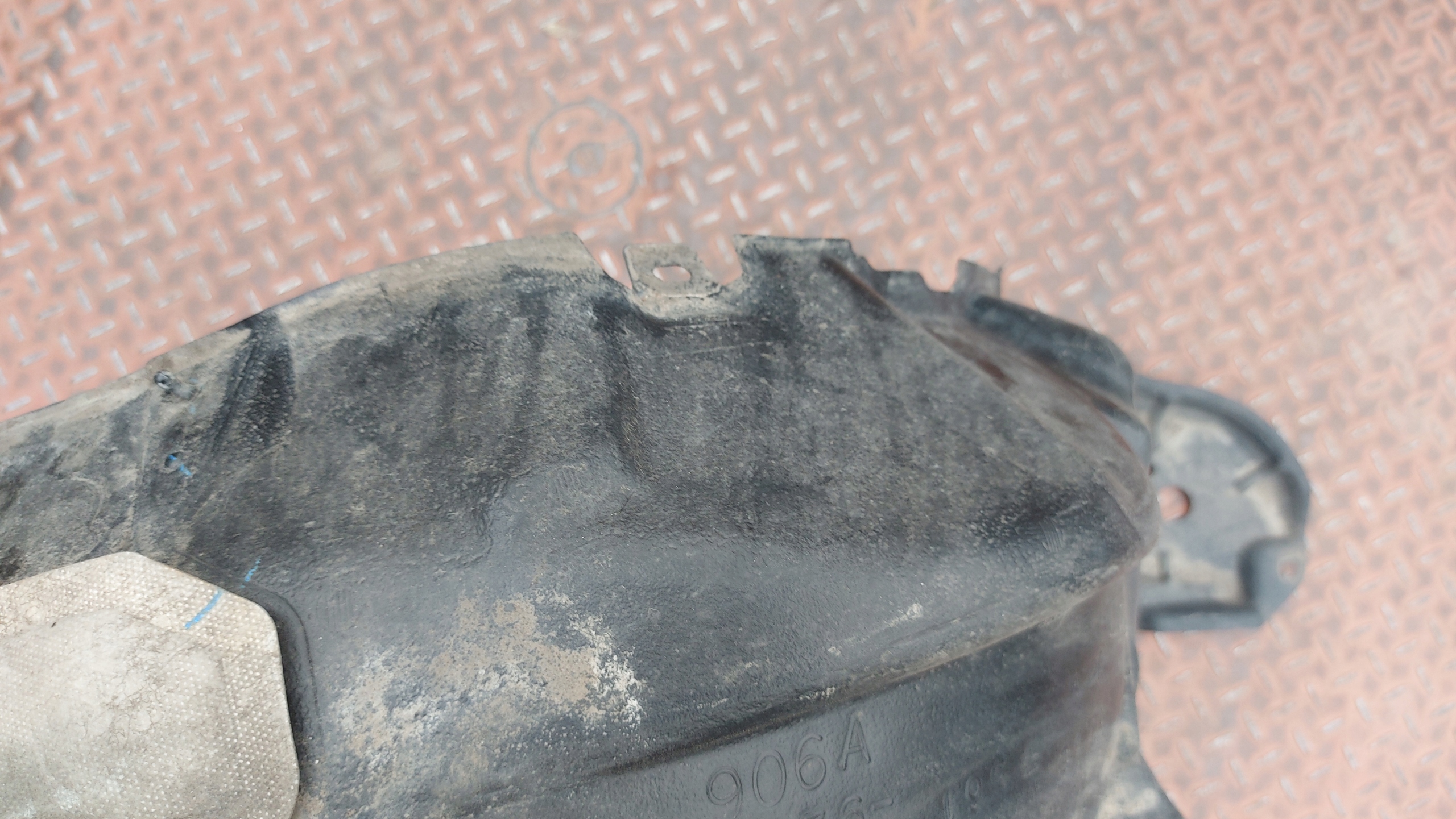mudguard left front TOYOTA PRIUS III 09-15