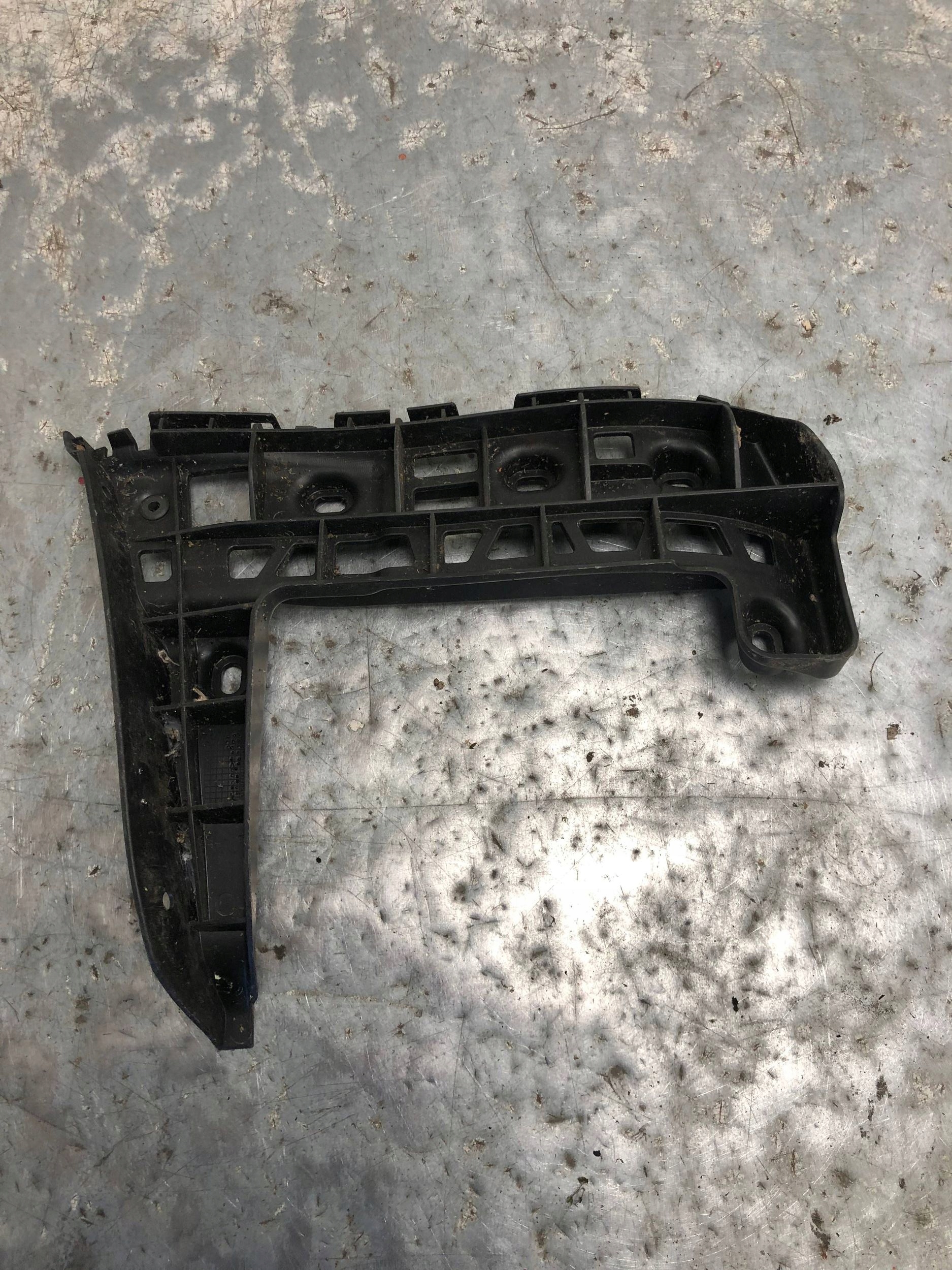 bumper bracket left rear part VW CADDY 2K5807393B
