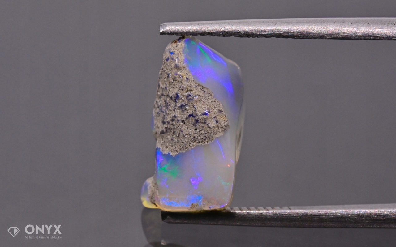 Opal z Etiopie hrudky 13x8 mm