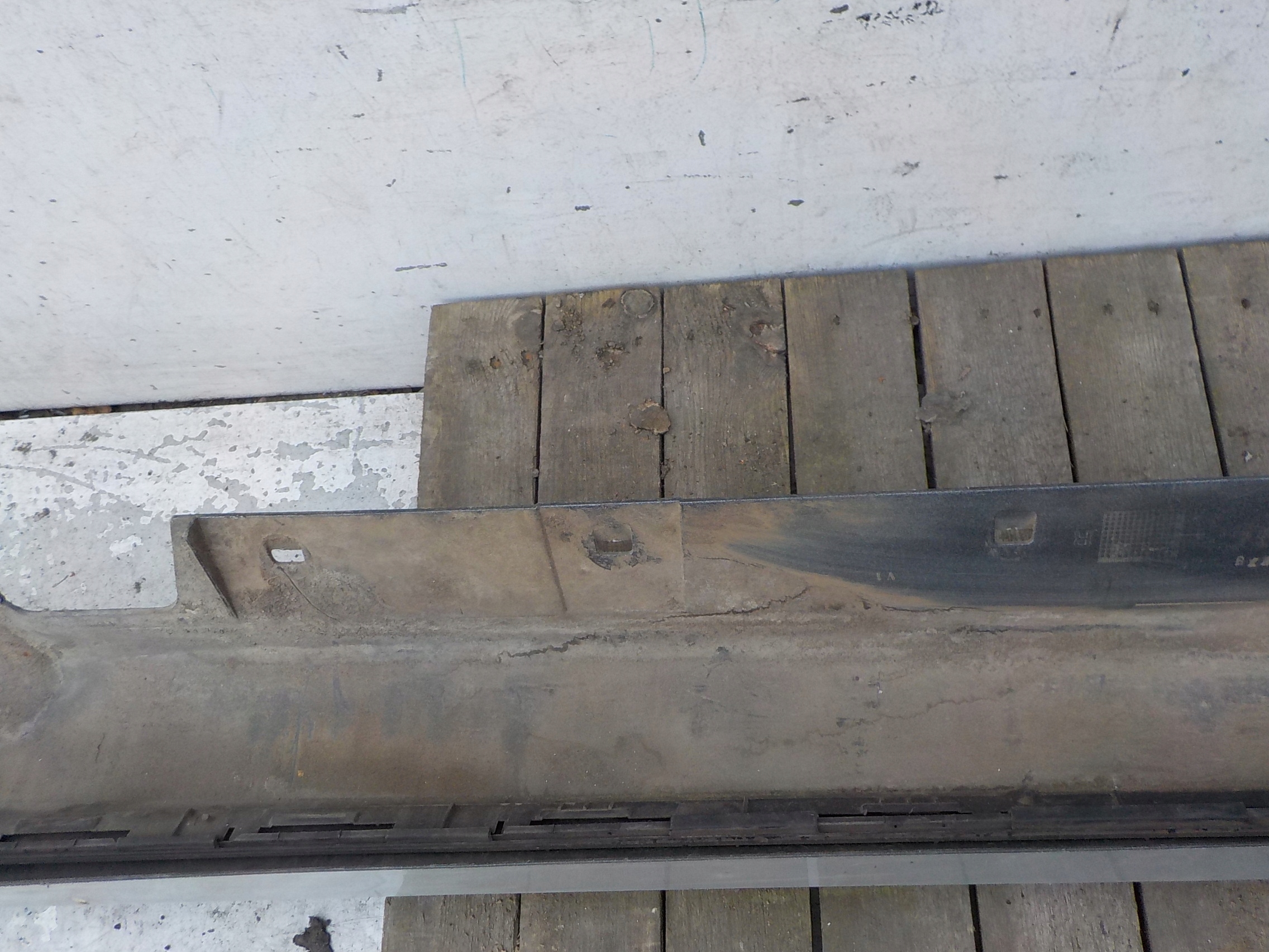39 BMW 3 E90 moulding cap threshold right