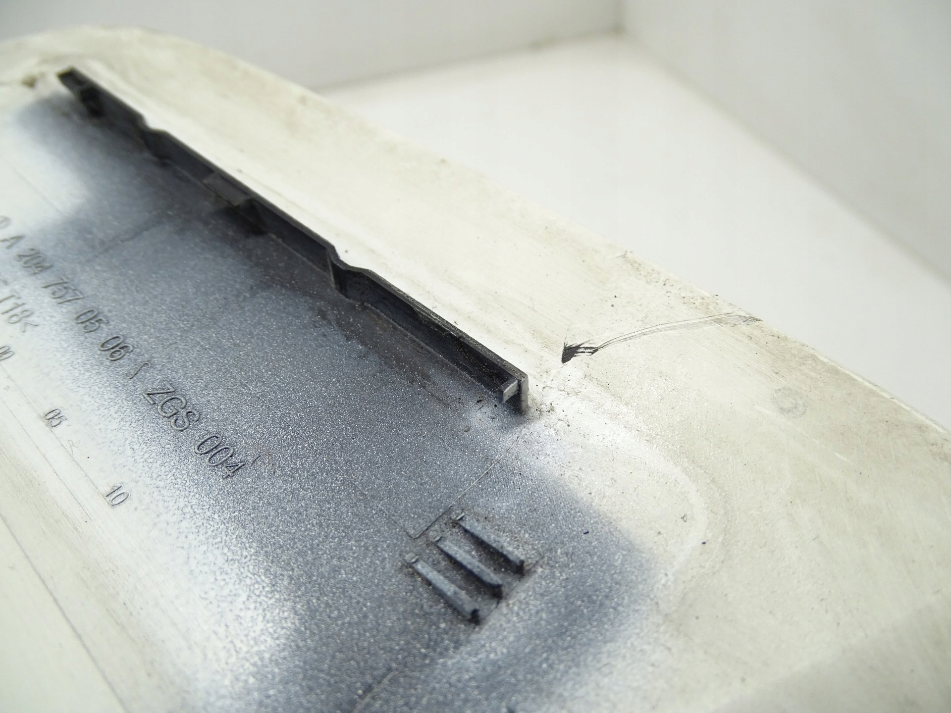 Tankklappe des Kraftstoffsbehälters MERCEDES W204 A2047570506