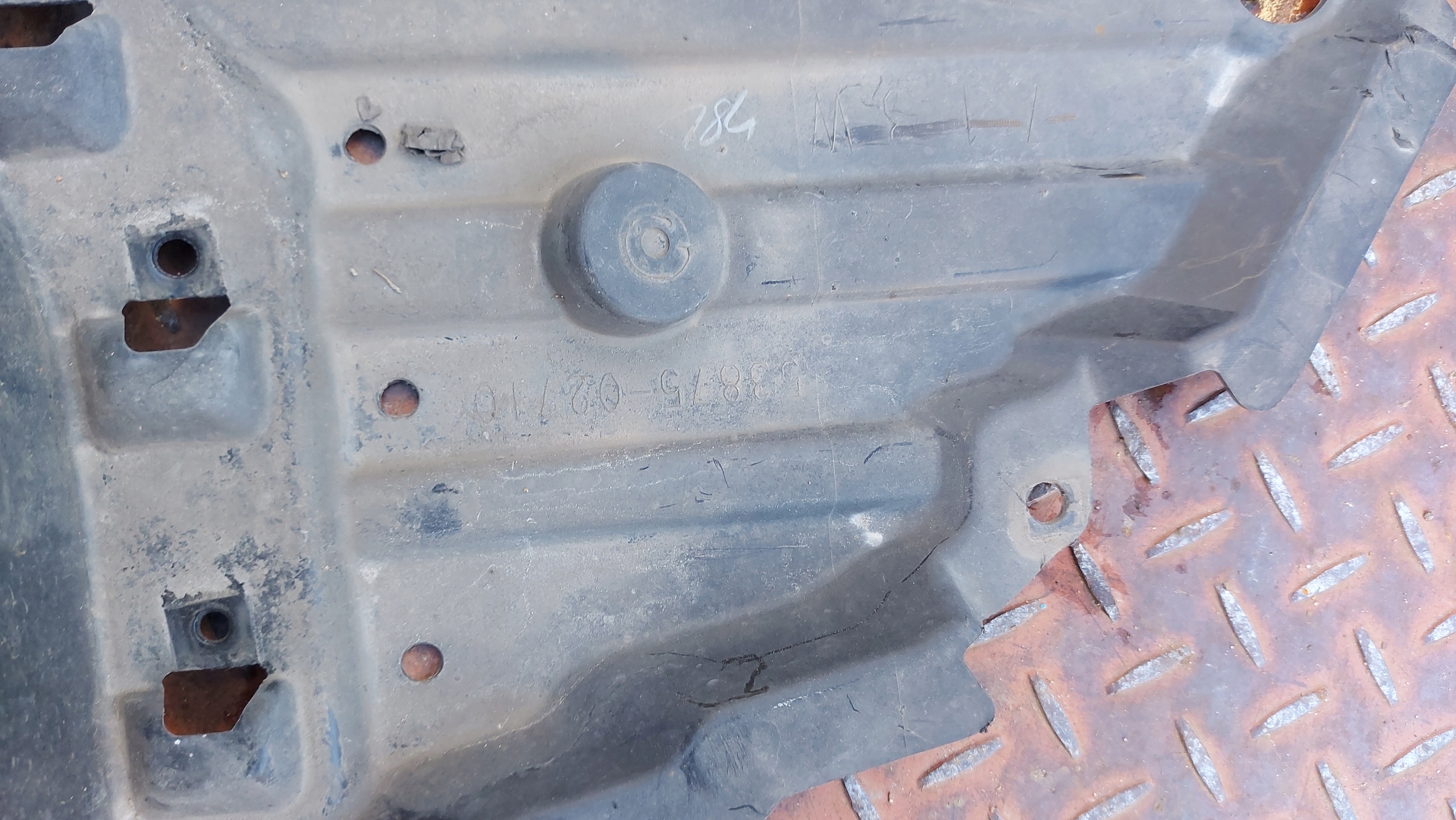 mudguard right front TOYOTA COROLLA E21 19- KOMBI