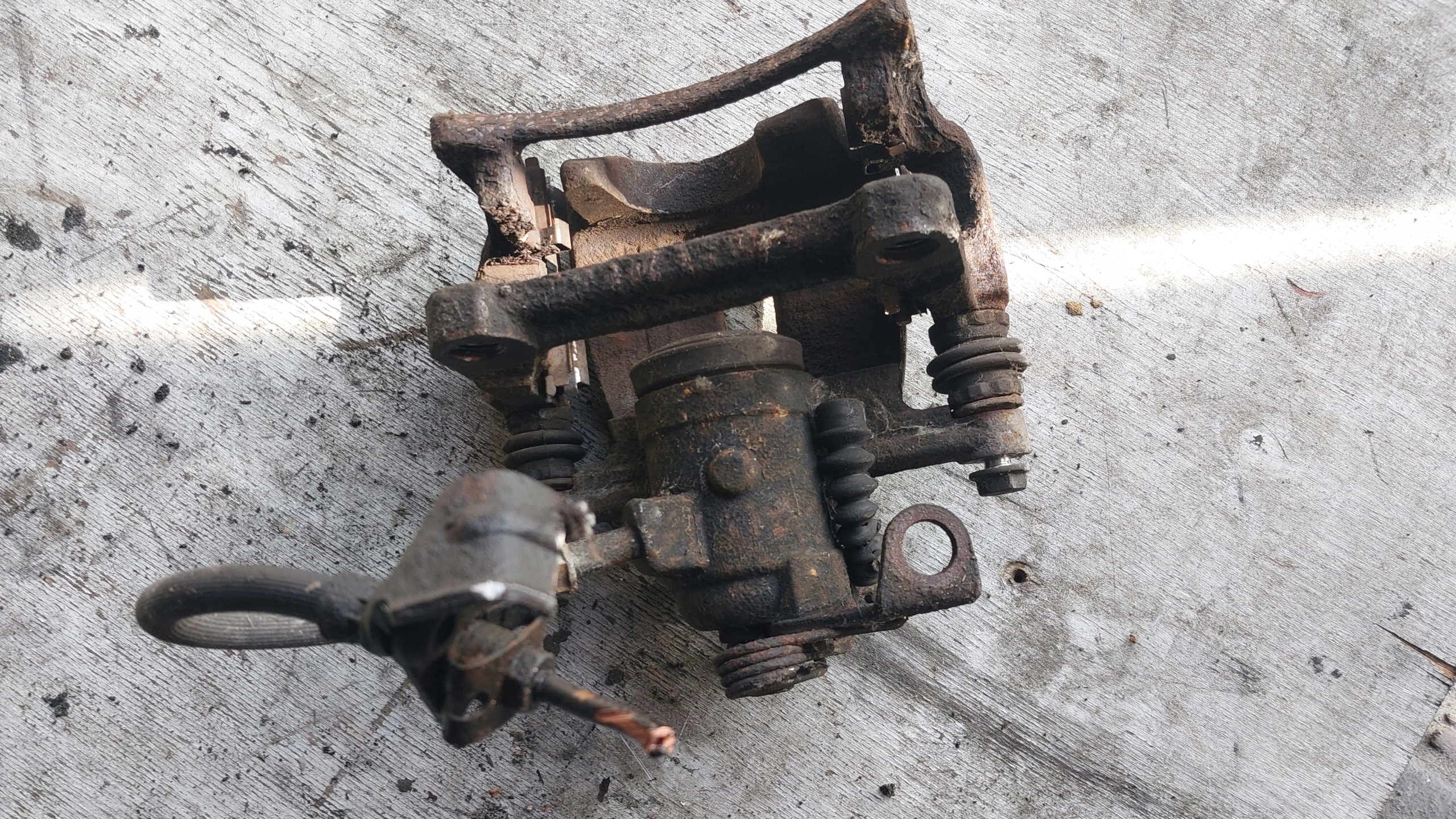 caliper brake rear left side do VW T5 Multivan Caravelle Bus 2003-15