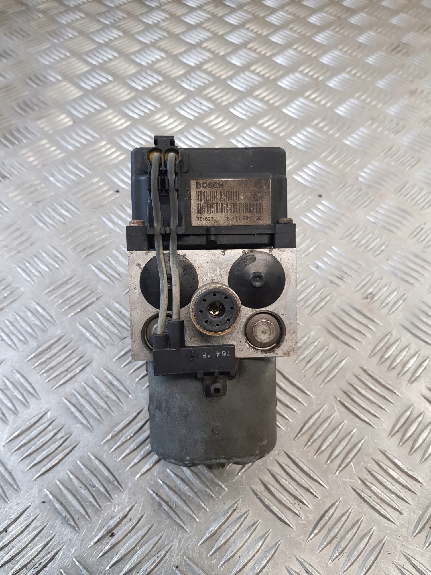 pump ABS 8E0614111 0265216411 VW PASSAT B5