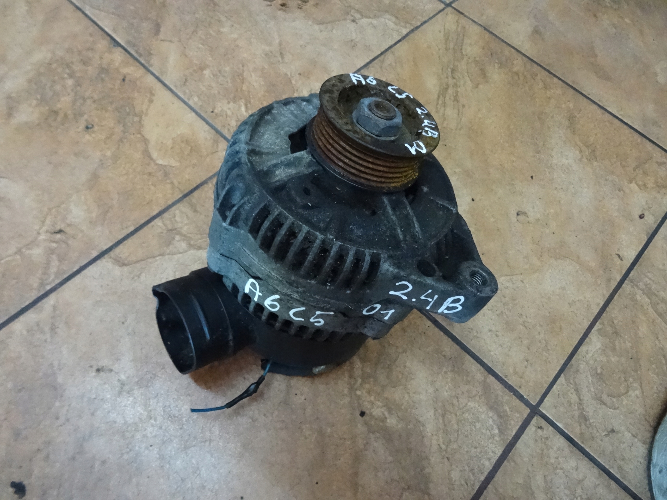 AUDI A6 C5 2.4B 01' ALTERNATOR 0123510061
