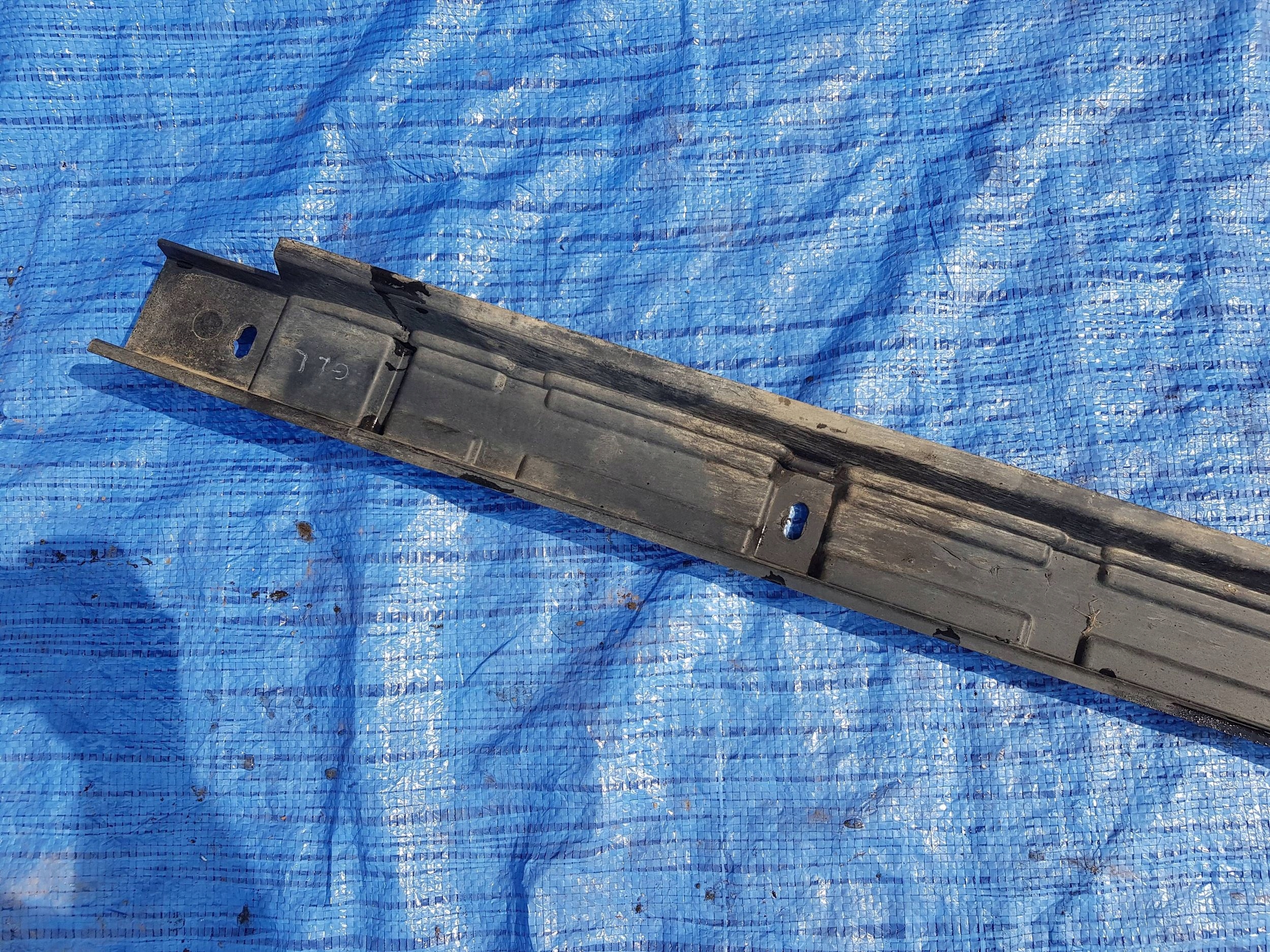 moulding threshold side left side Mercedes GL X164 A1646981130
