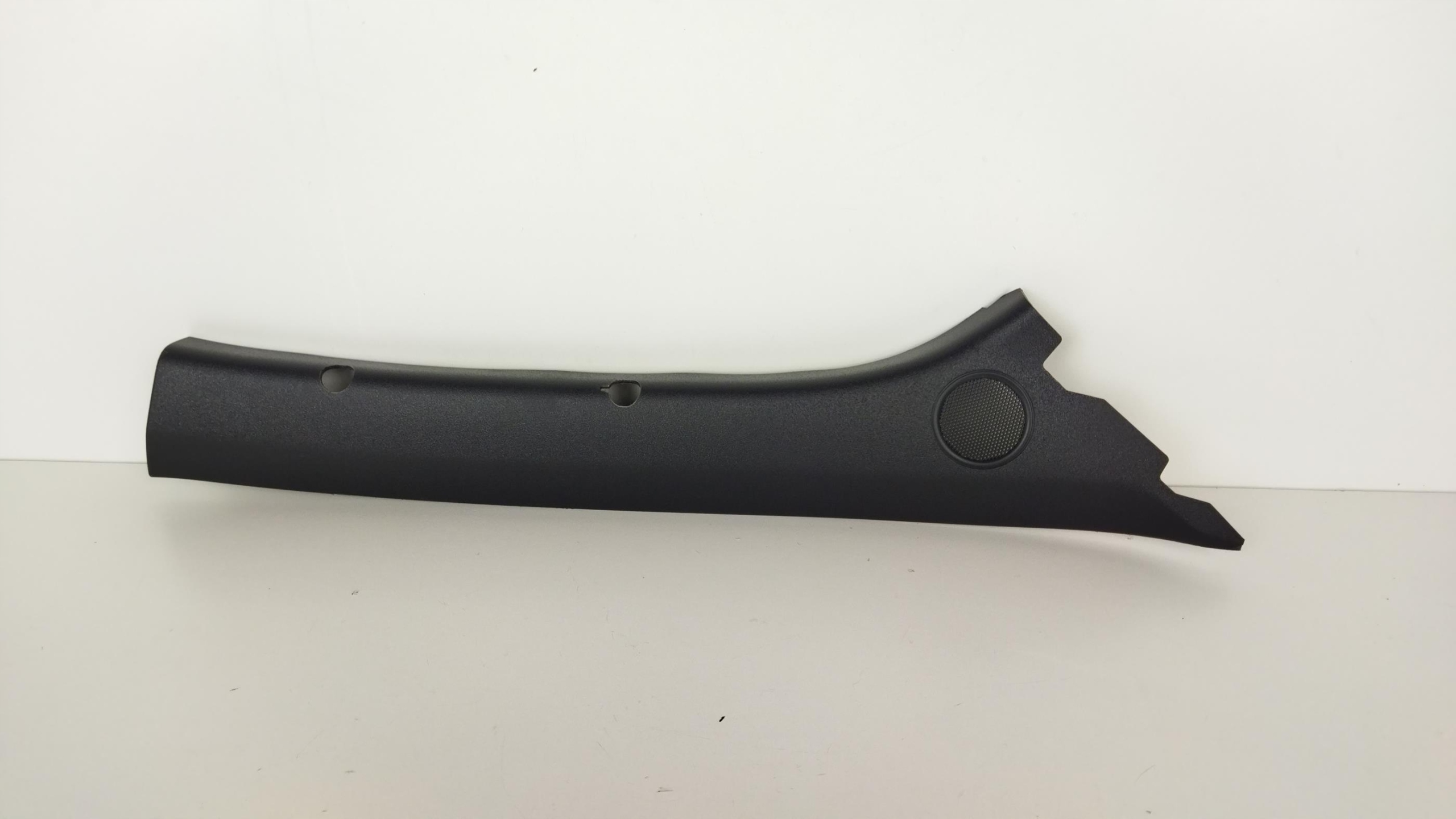 VW AMAROK LIFT КРИШКА ПРАВОЇ СТІЙКИ 2H2867234E