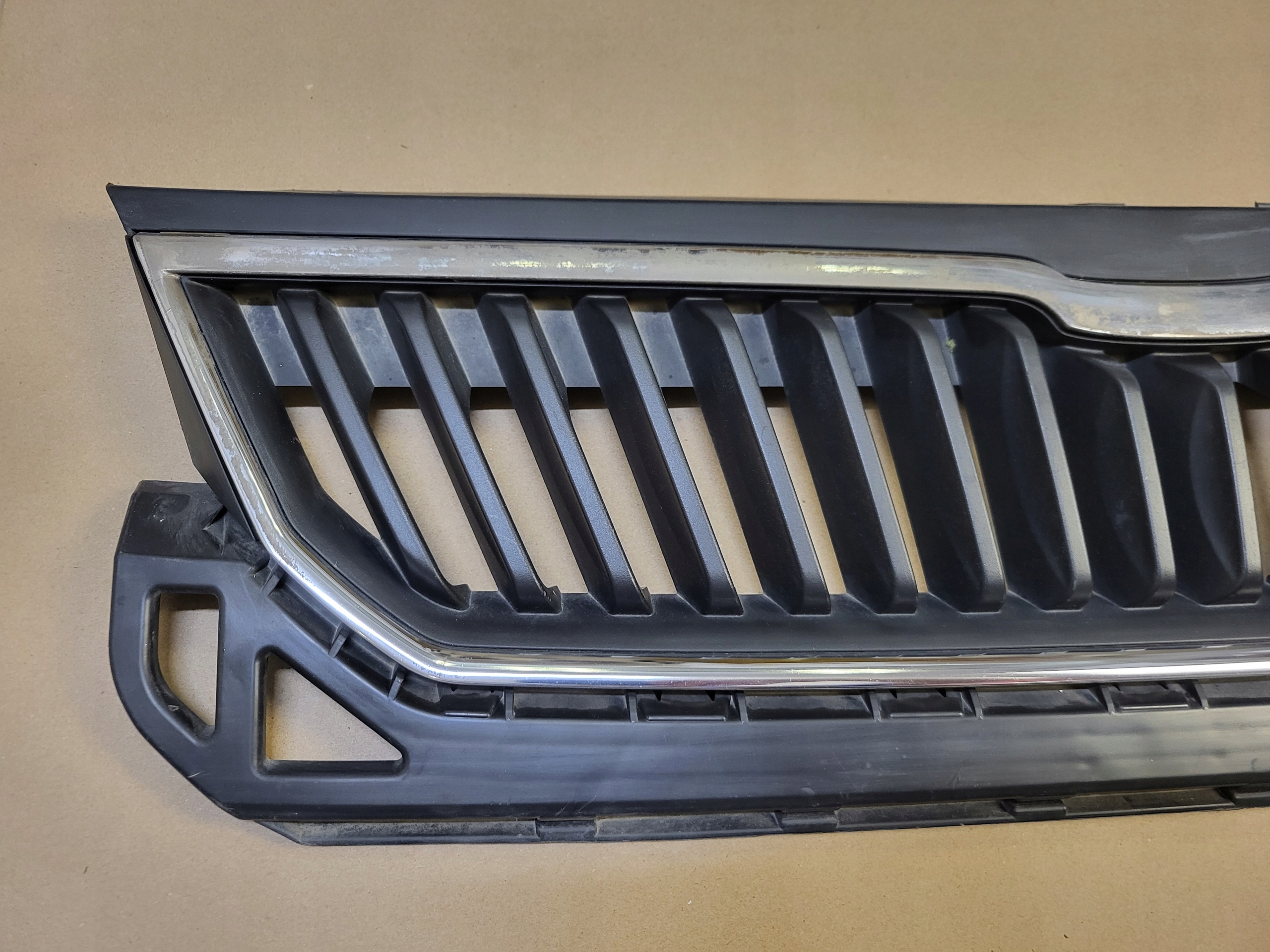 grill grille grid front SKODA CITIGO 1ST853653 OE