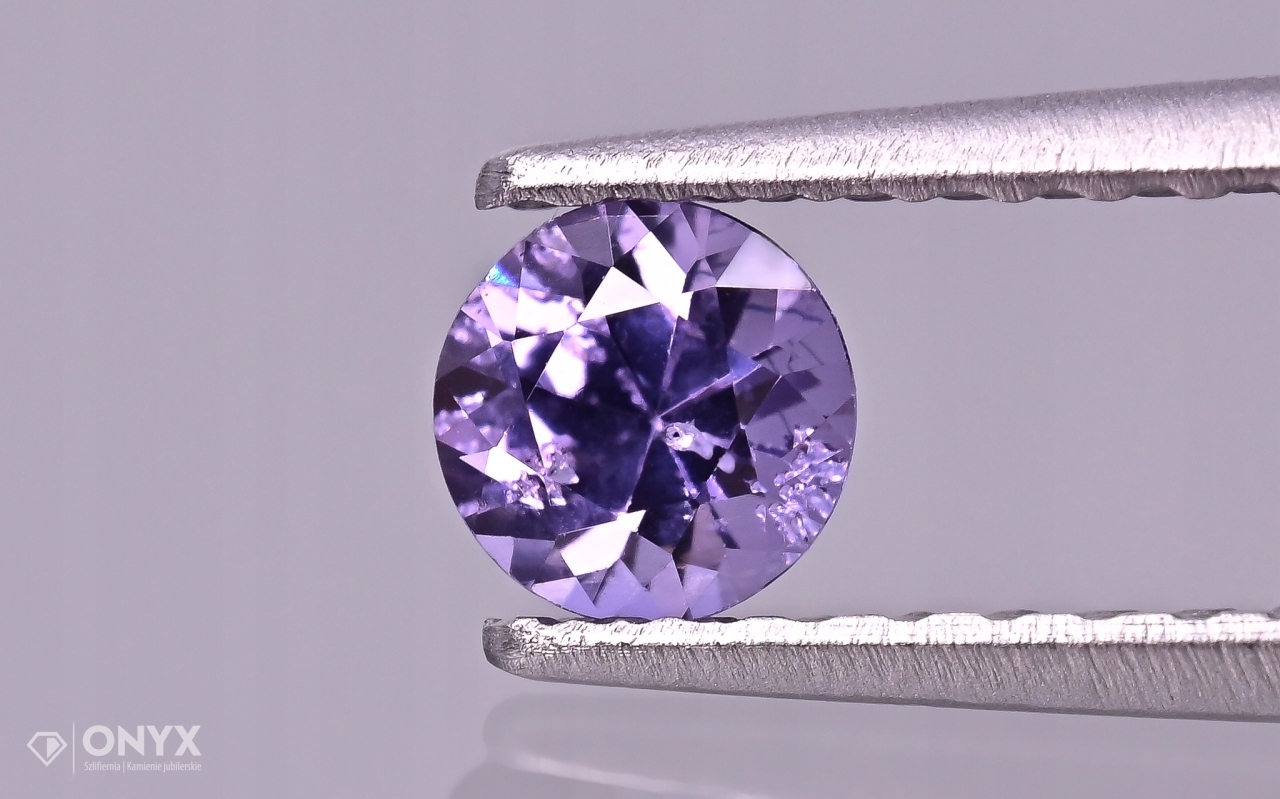 Spinel fazetovaný kulatý fi 4 mm