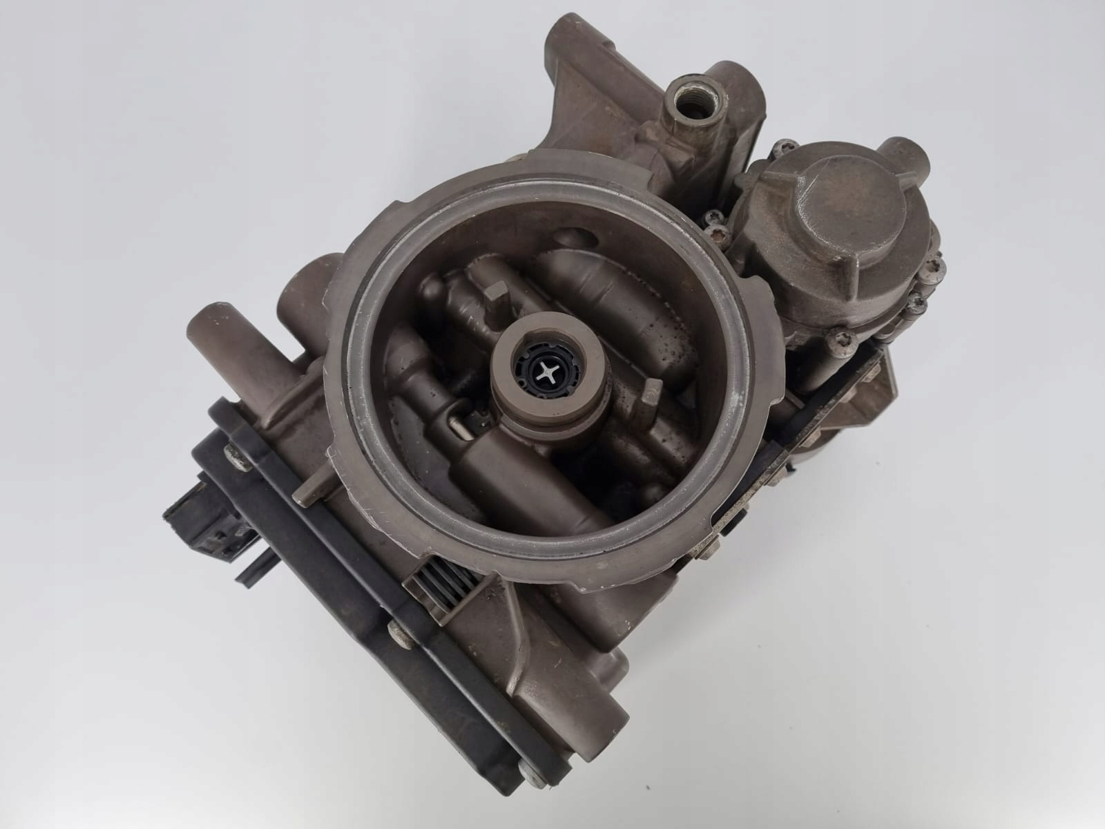 REGENEROWANY ZAWÓR OSUSZACZ POWIETRZA APM VOLVO FH Producent części Knorr-Bremse