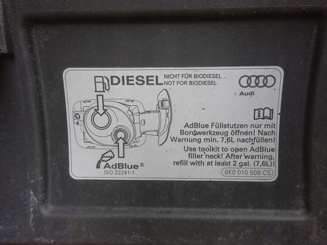 AUDI A4 B8 8K 2.0 TDI KLAPKA WLEWU PALIWA ADBLUE LX5R 8K0010508CS Producent części Audi OE