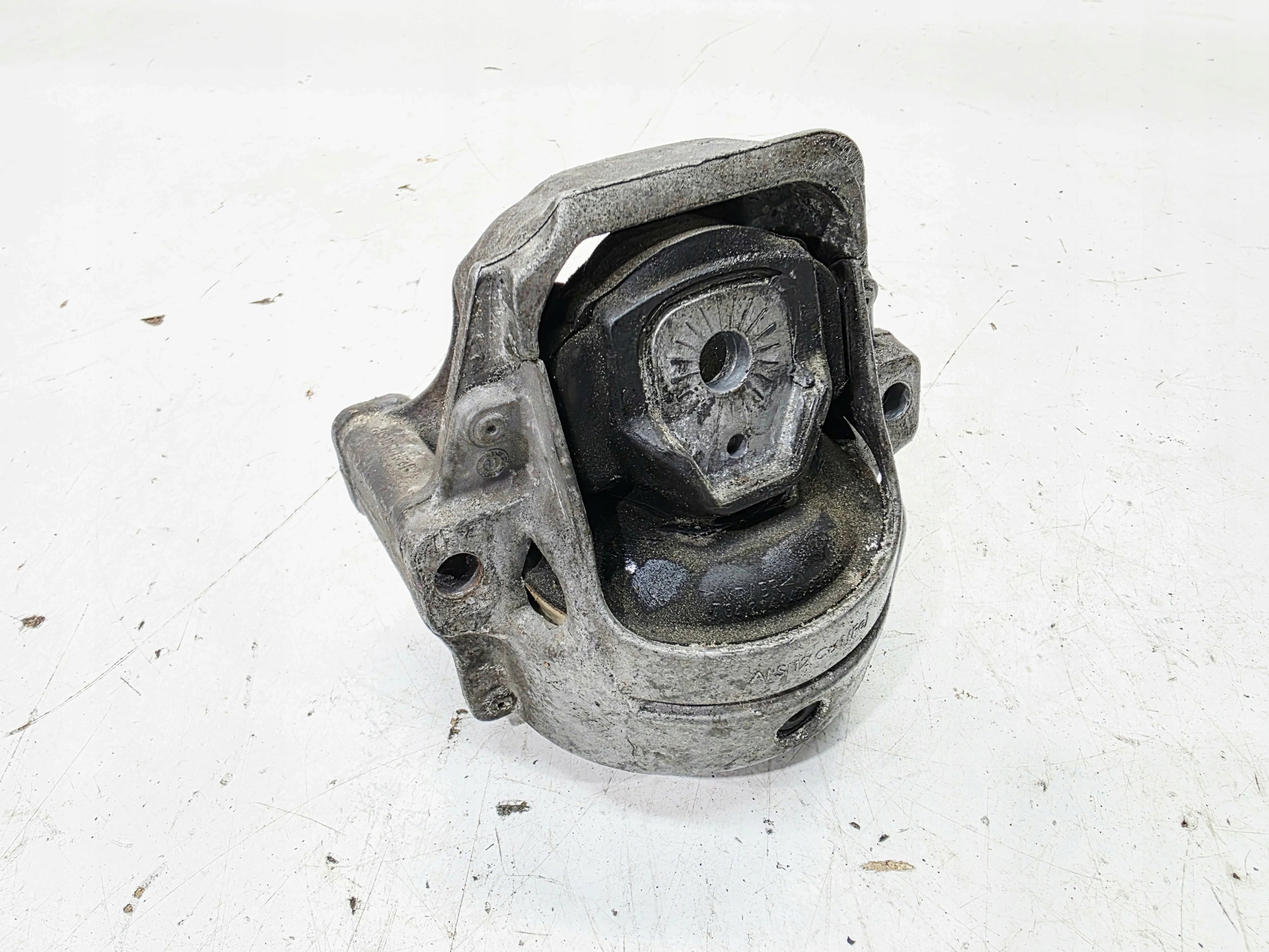 engine mount without of the sensor AUDI A4 B8 A5 8T Q5 8R 8K0199381A