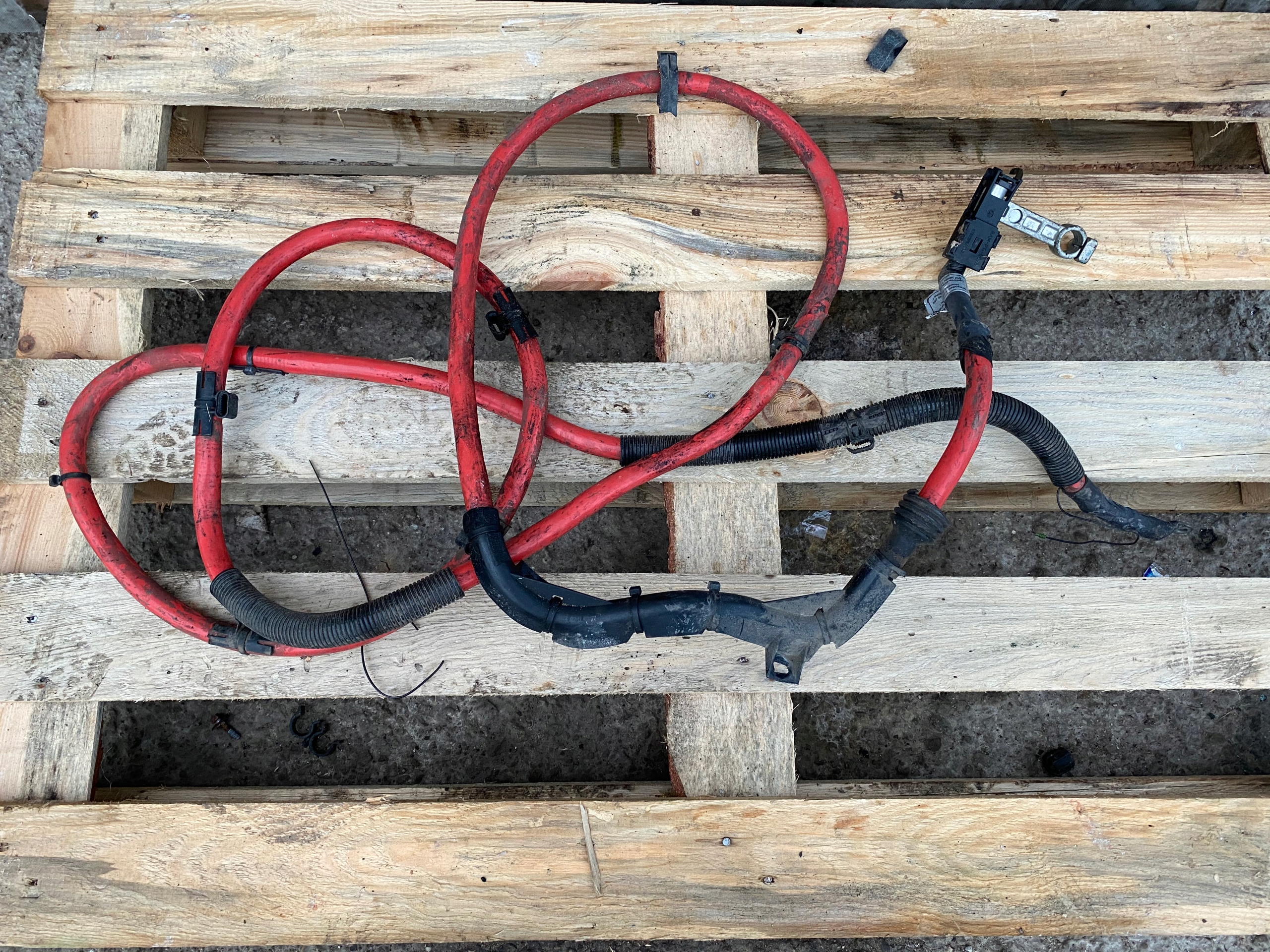 КЛЕМА ПИРОПАТРОН ПЛЮСОВАЯ BMW Z4 E85 до рестайлинг