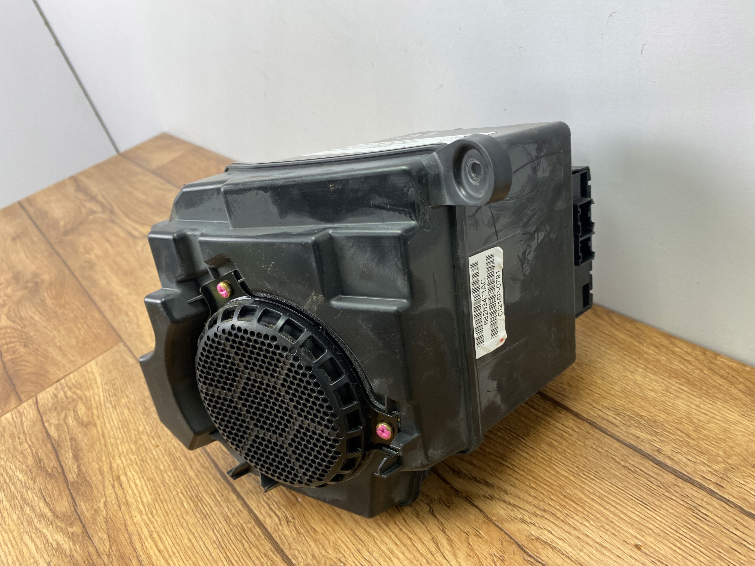 speaker Jeep Wrangler JL 2018+ USA