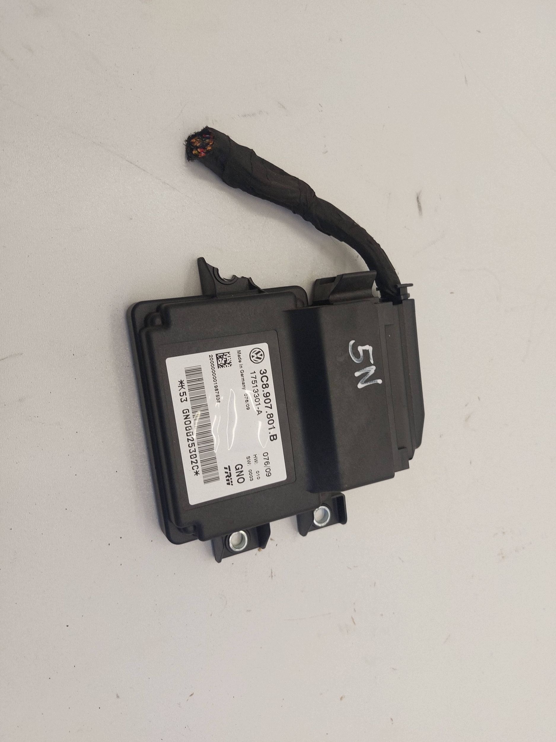 VW PASSAT B6 B7 CC TIGUAN module electric brake 3C8907801B