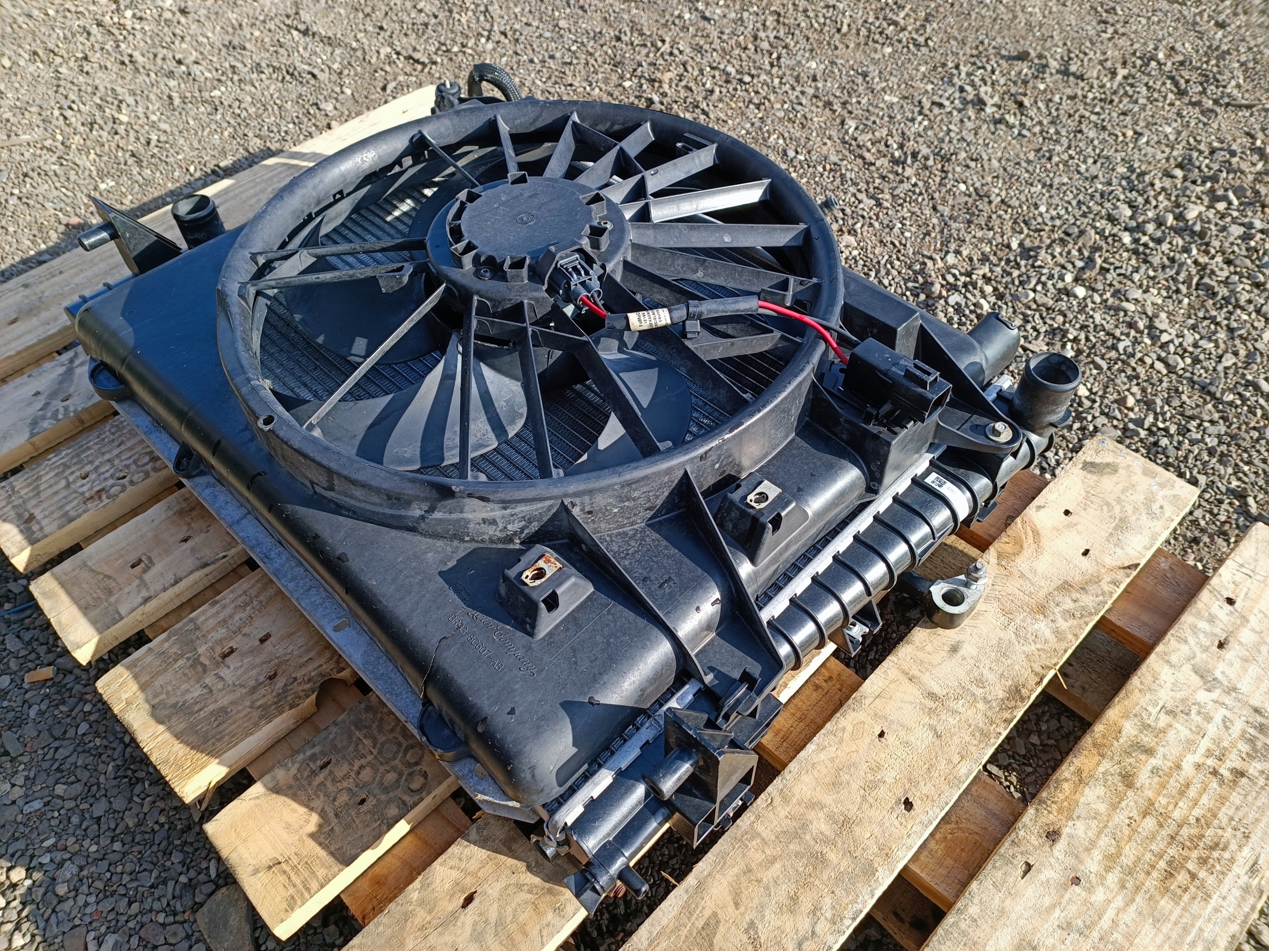 chladiče chladič ventilátor komplet Ford Mustang 2011-2014