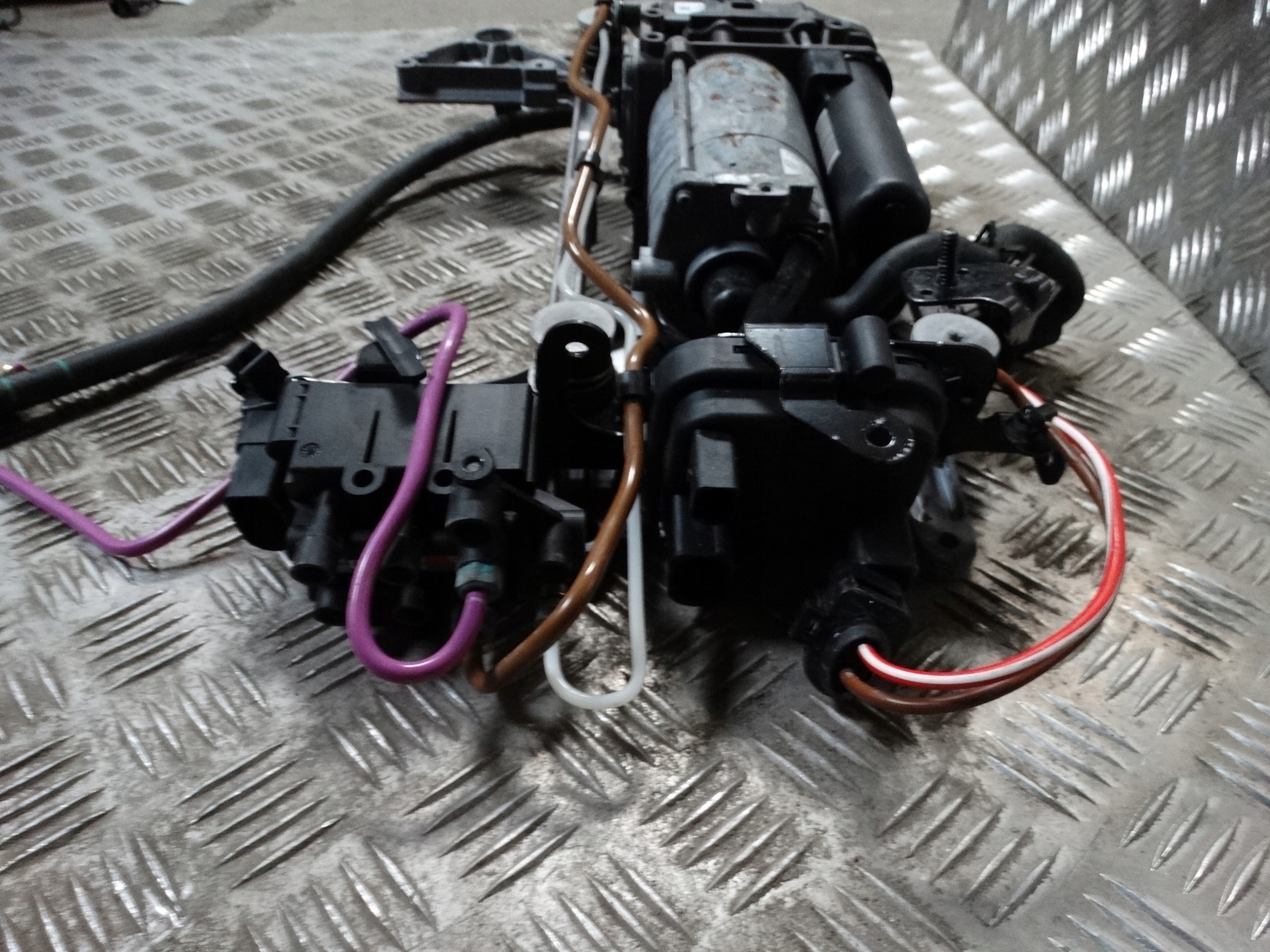 compressor; springing NIVO PORSCHE PANAMERA 971 1