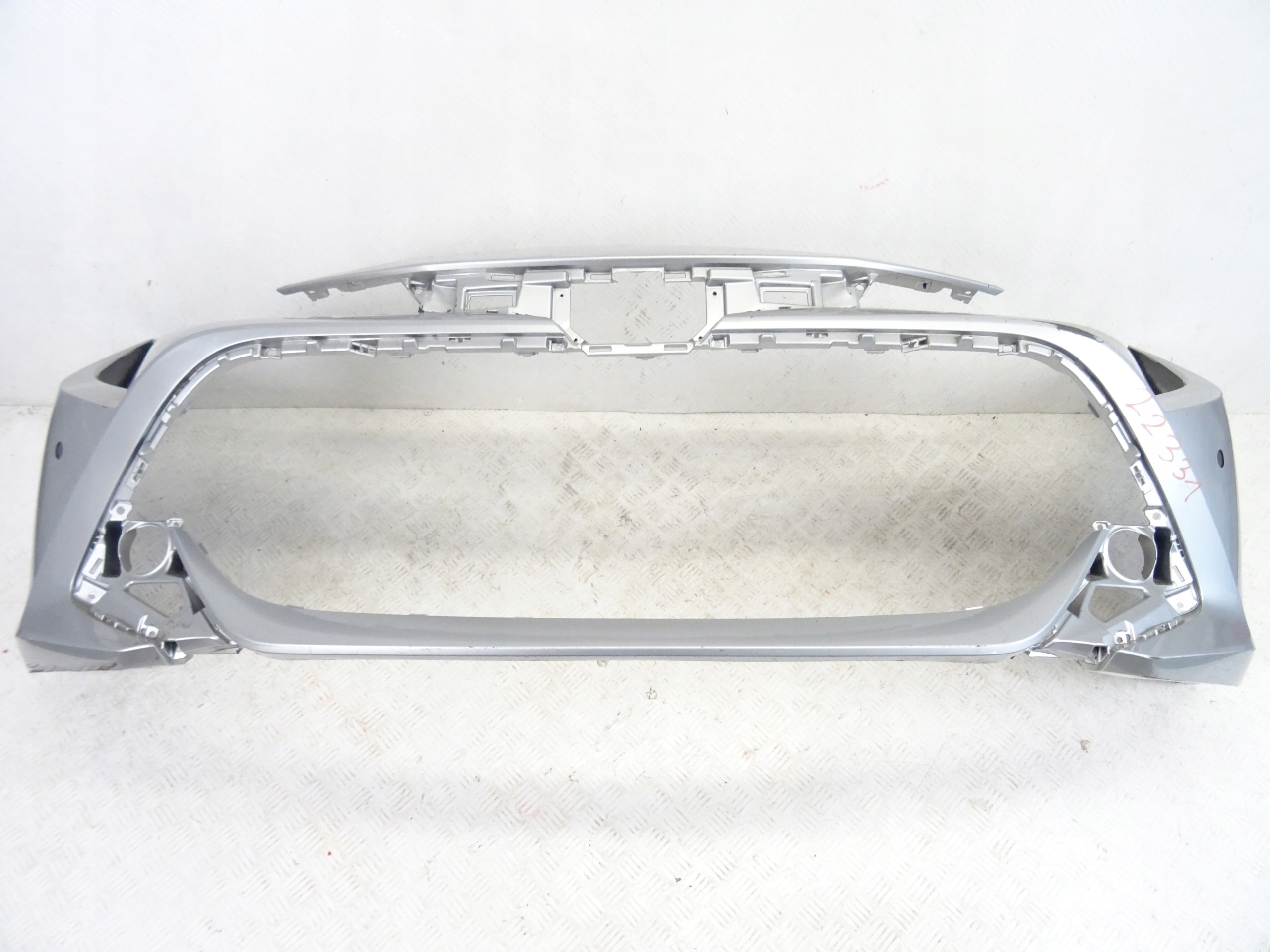 TOYOTA COROLLA E21 KOMBI bumper front front