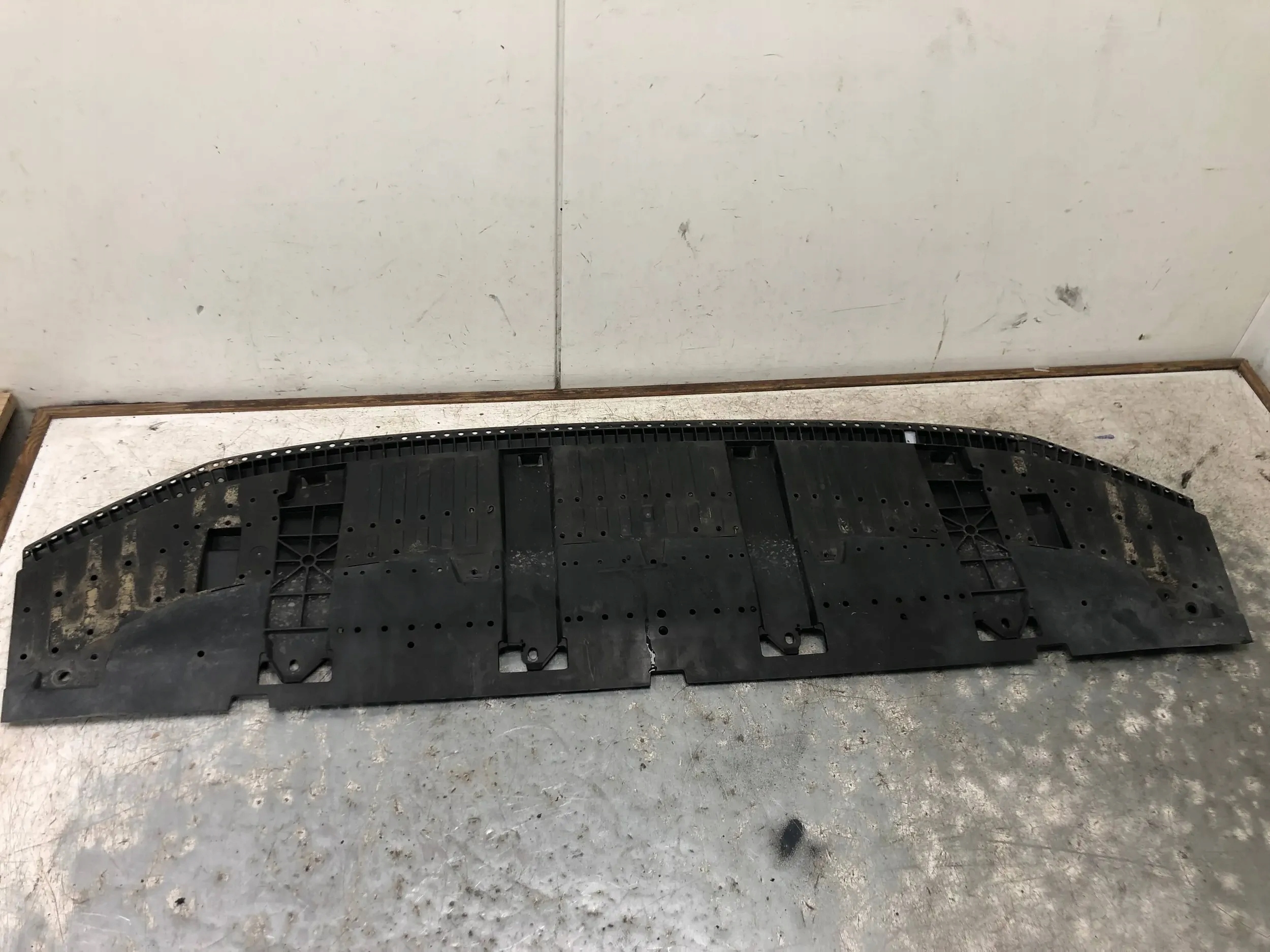 cover below bumper AUDI Q3 8U 8U0807233A