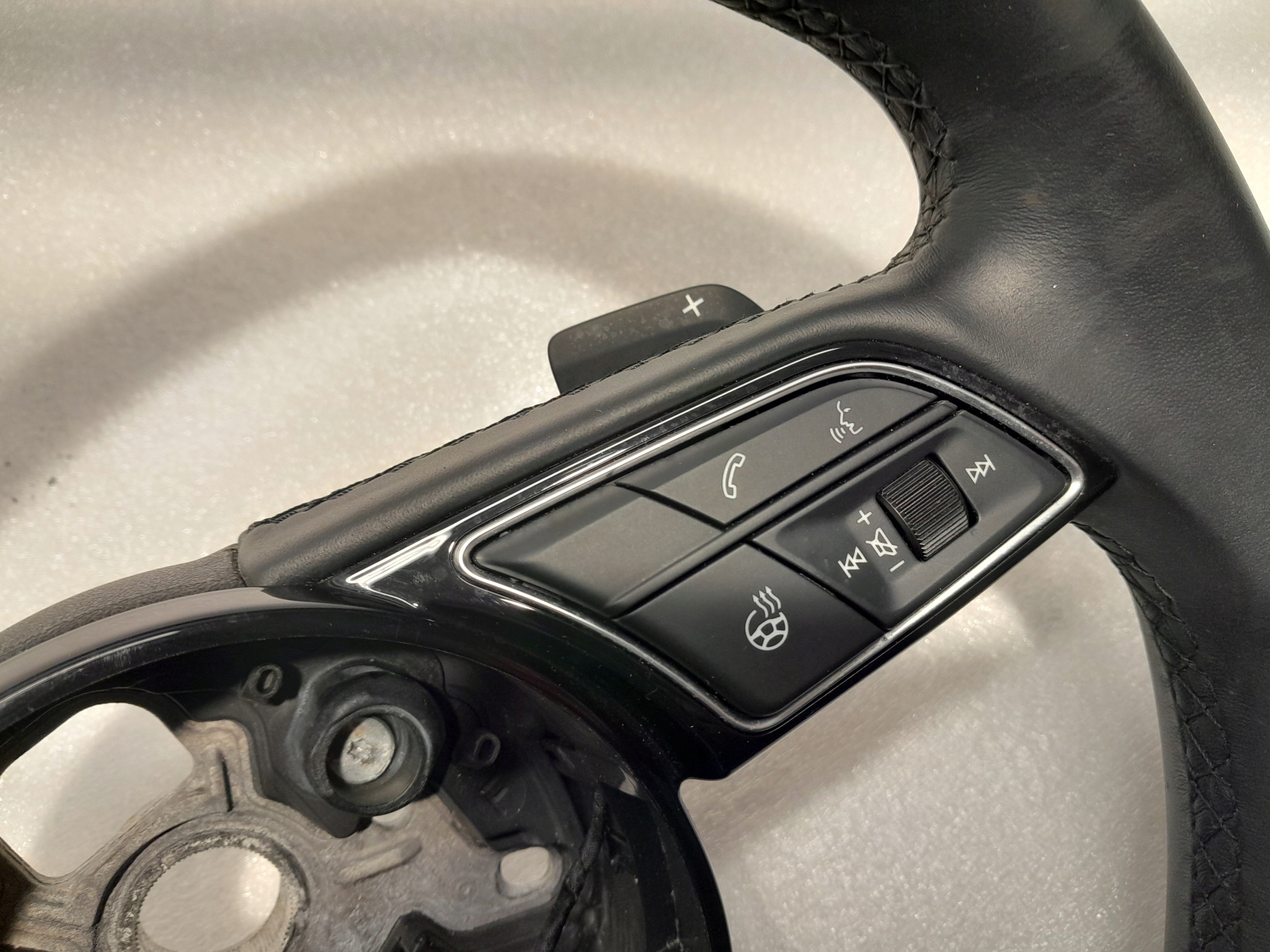 Audi A4 B9 рестайлинг руль лопасти 8W0419091FR