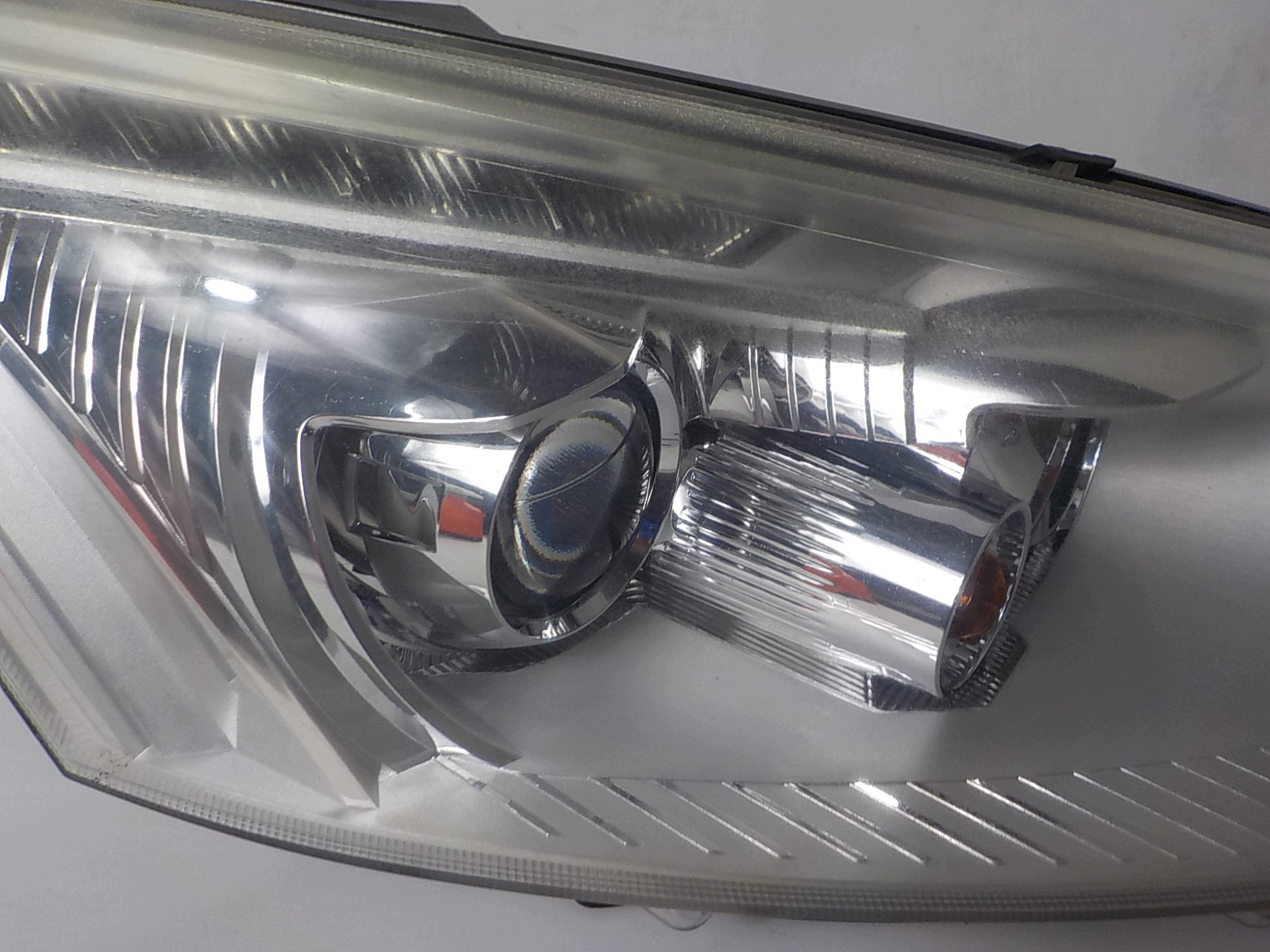 FORD B-MAX light right front front UK