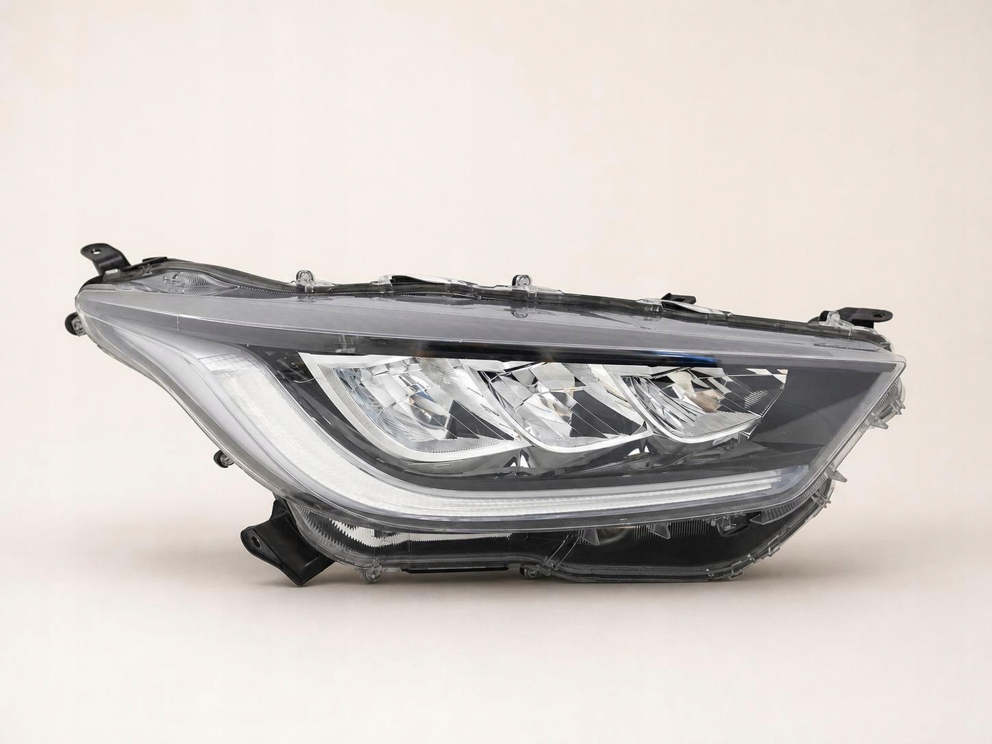 TOYOTA YARIS IV (4 GENERACJA) XP210 GR 20- light FULL LED right front EU