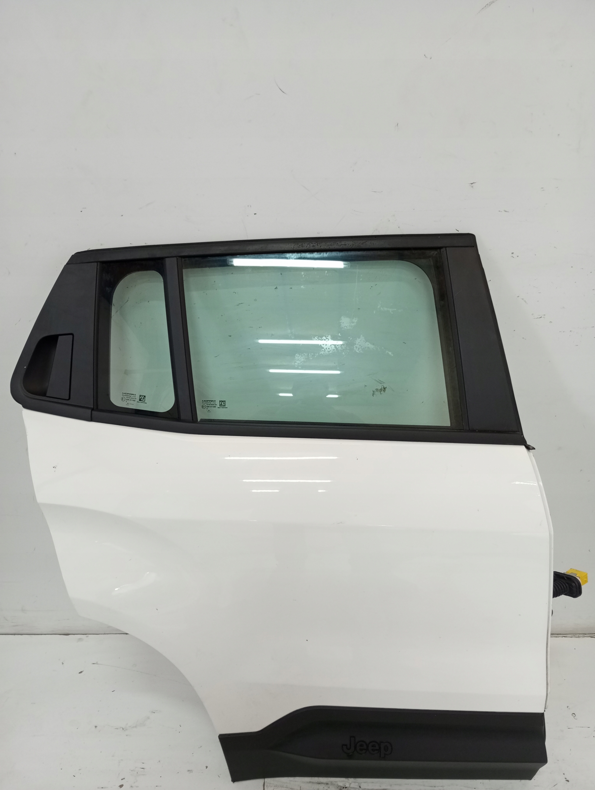 door right rear. JEEP AVENGER 24R
