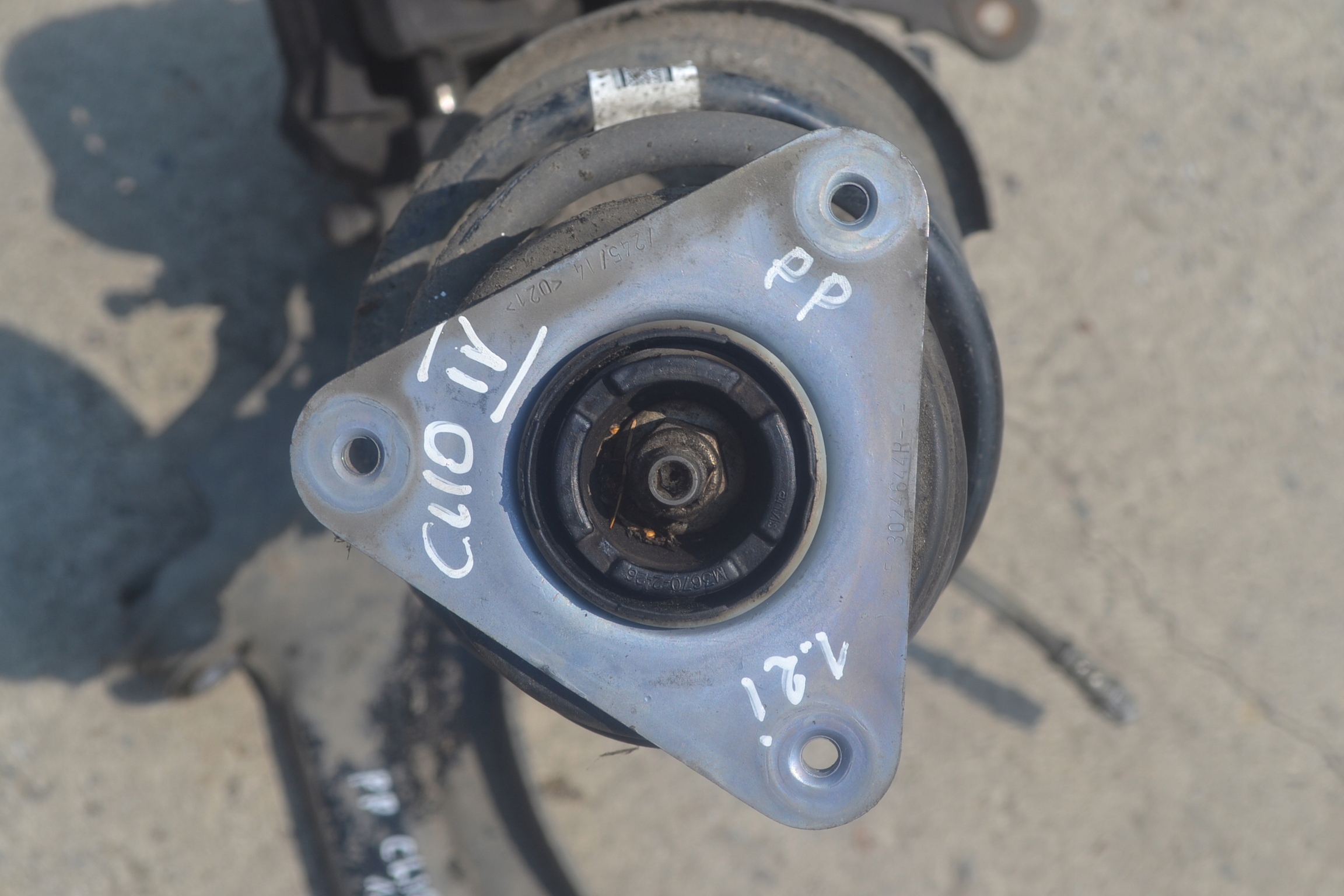 RENAULT CLIO IV shock absorber right 1.2