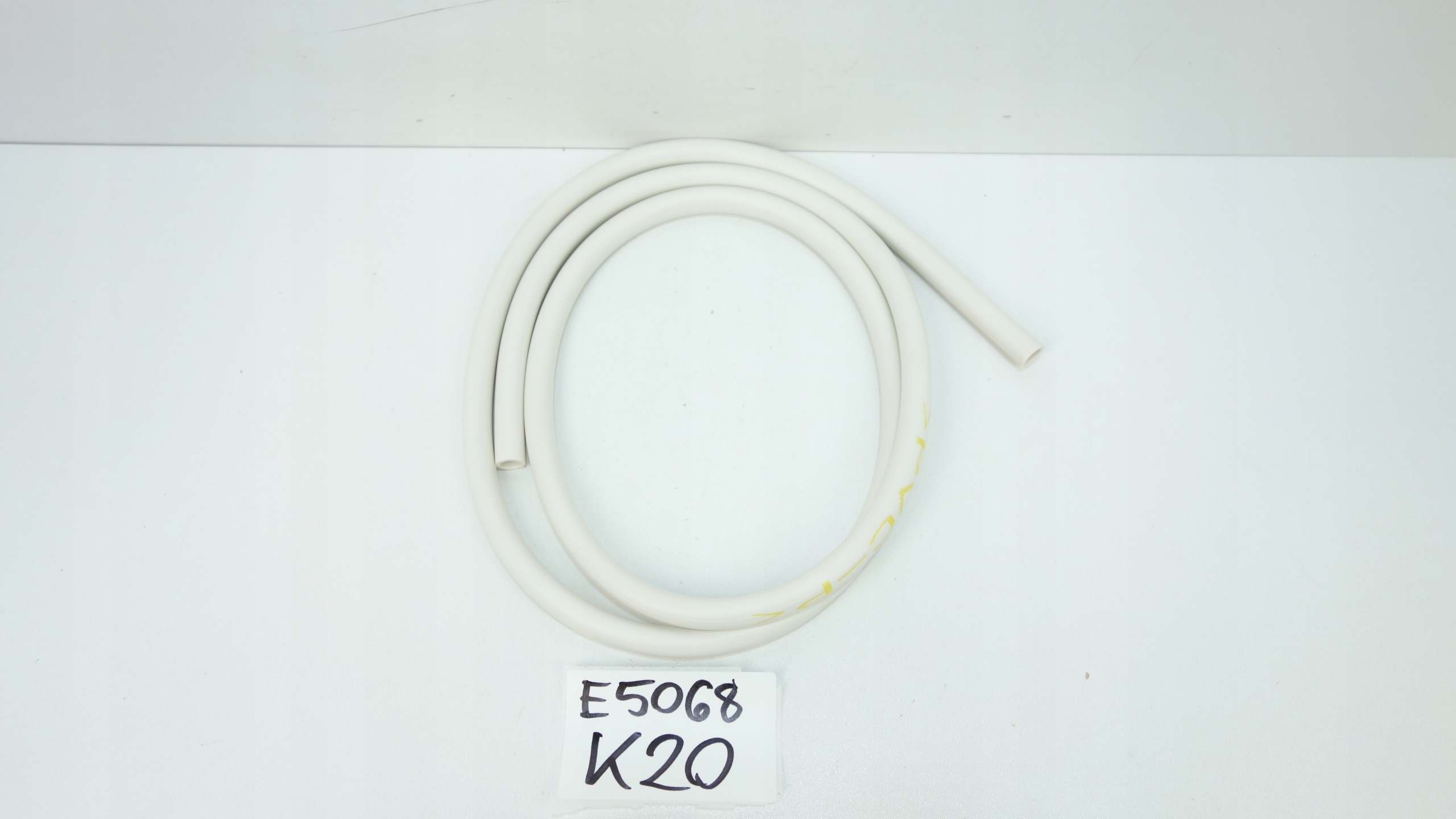 USZCZELKA WĄŻ GUMOWY SZYBERDACH VOLVO V60 I 10-18 31218349