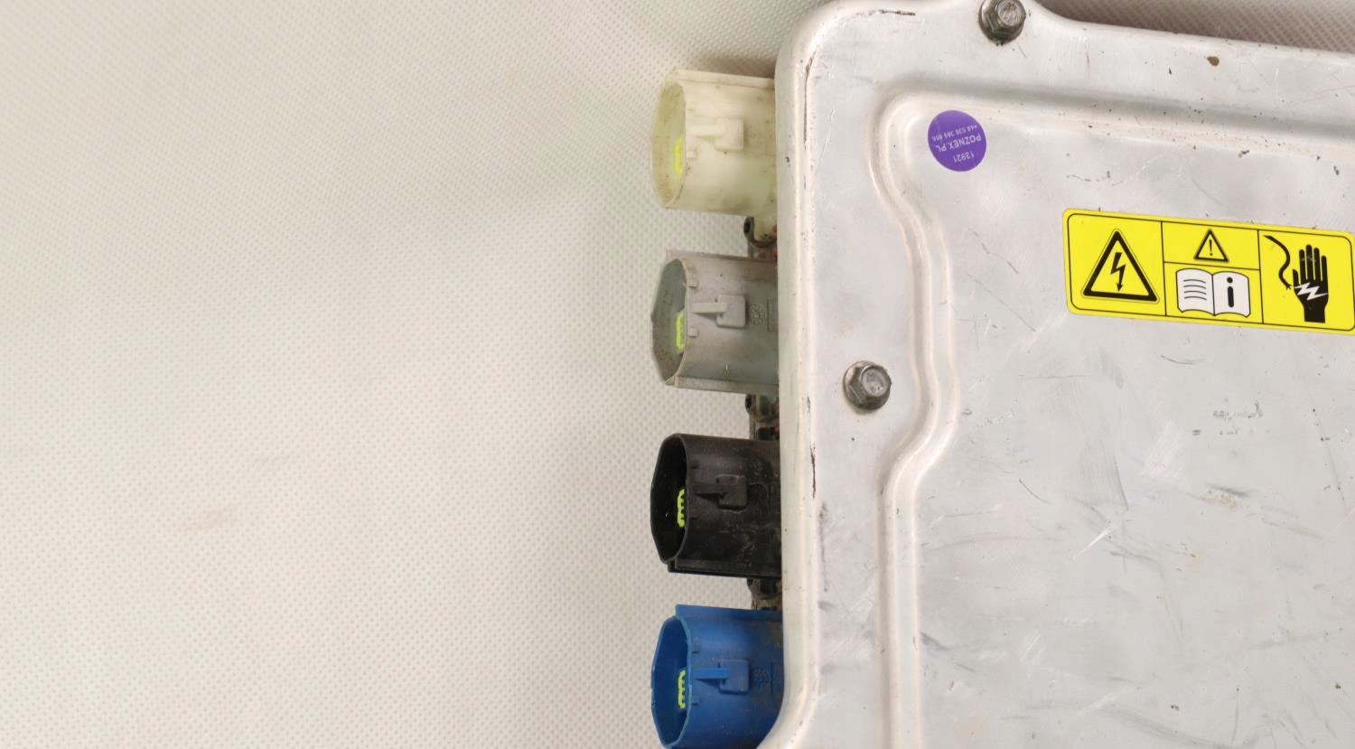 TESLA MODEL S LIFT JUNCTION BOX REGULATOR NAPIĘCIA Producent części Tesla