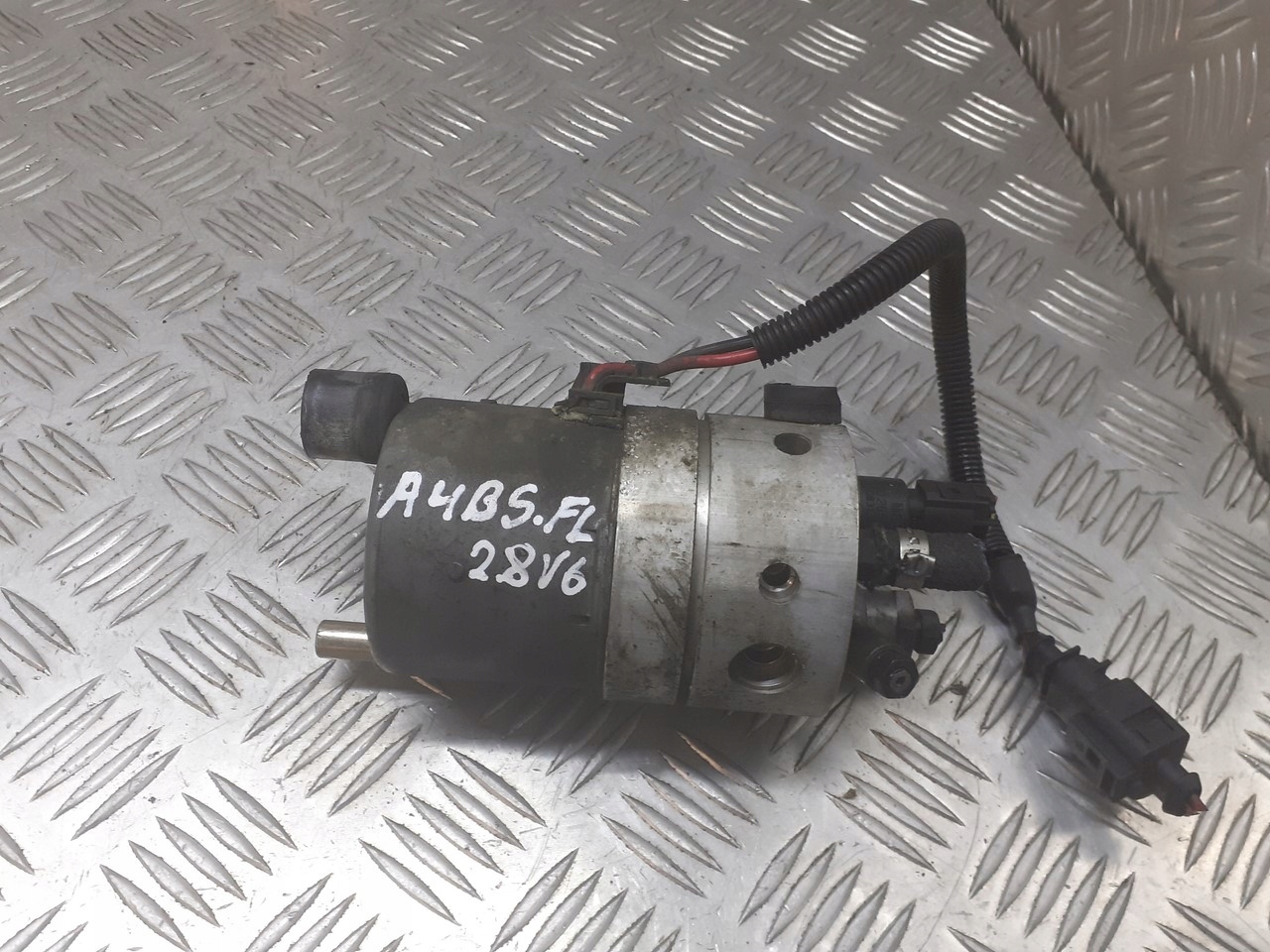 насос Audi A4 B5 8E0614175D