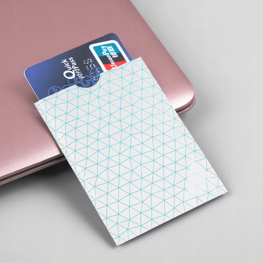 OCHRONNE ETUI NA KARTĘ PŁATNICZĄ ZBLIŻENIOWĄ RFID Kod producenta ETUKART-4