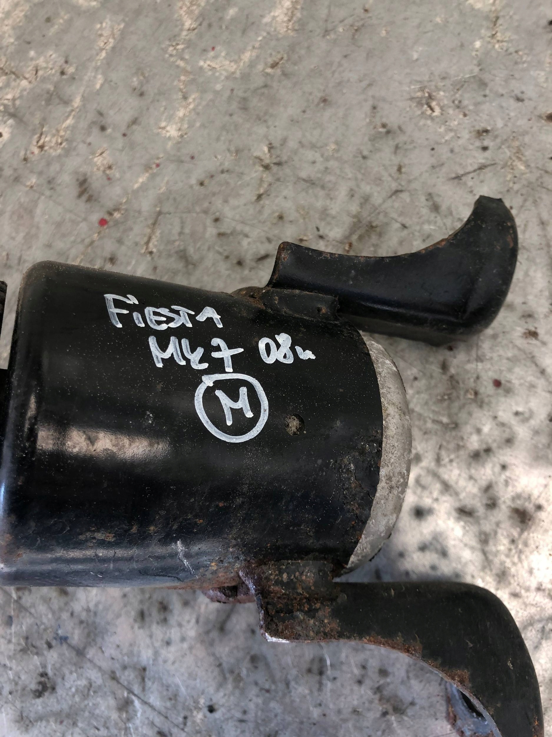 holder engine mount FORD FIESTA MK7 8V51-6F012-AE