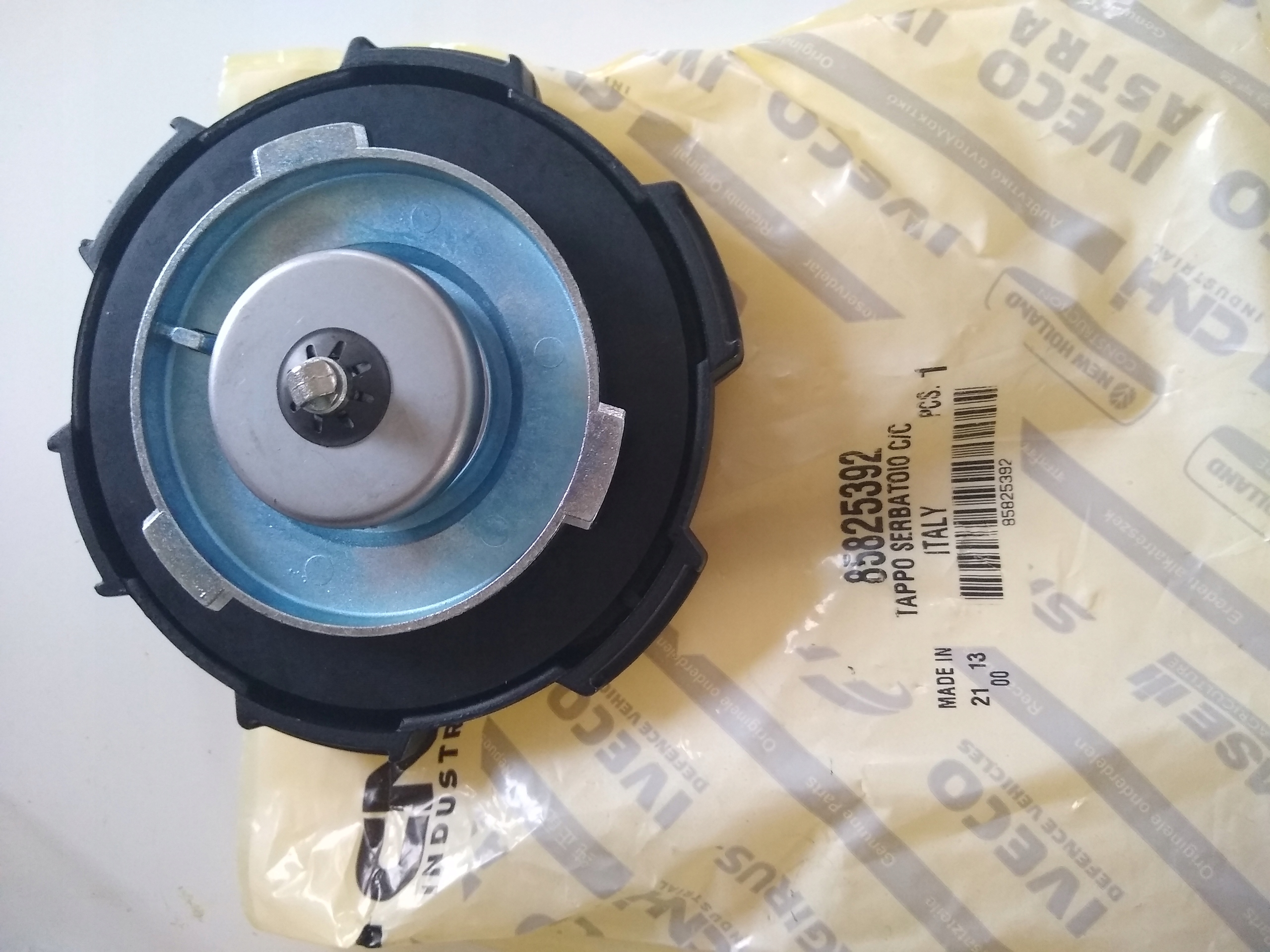 КРЫШКА ТОПЛИВНОГО БАКА CASE NEW HOLLAND 85825392