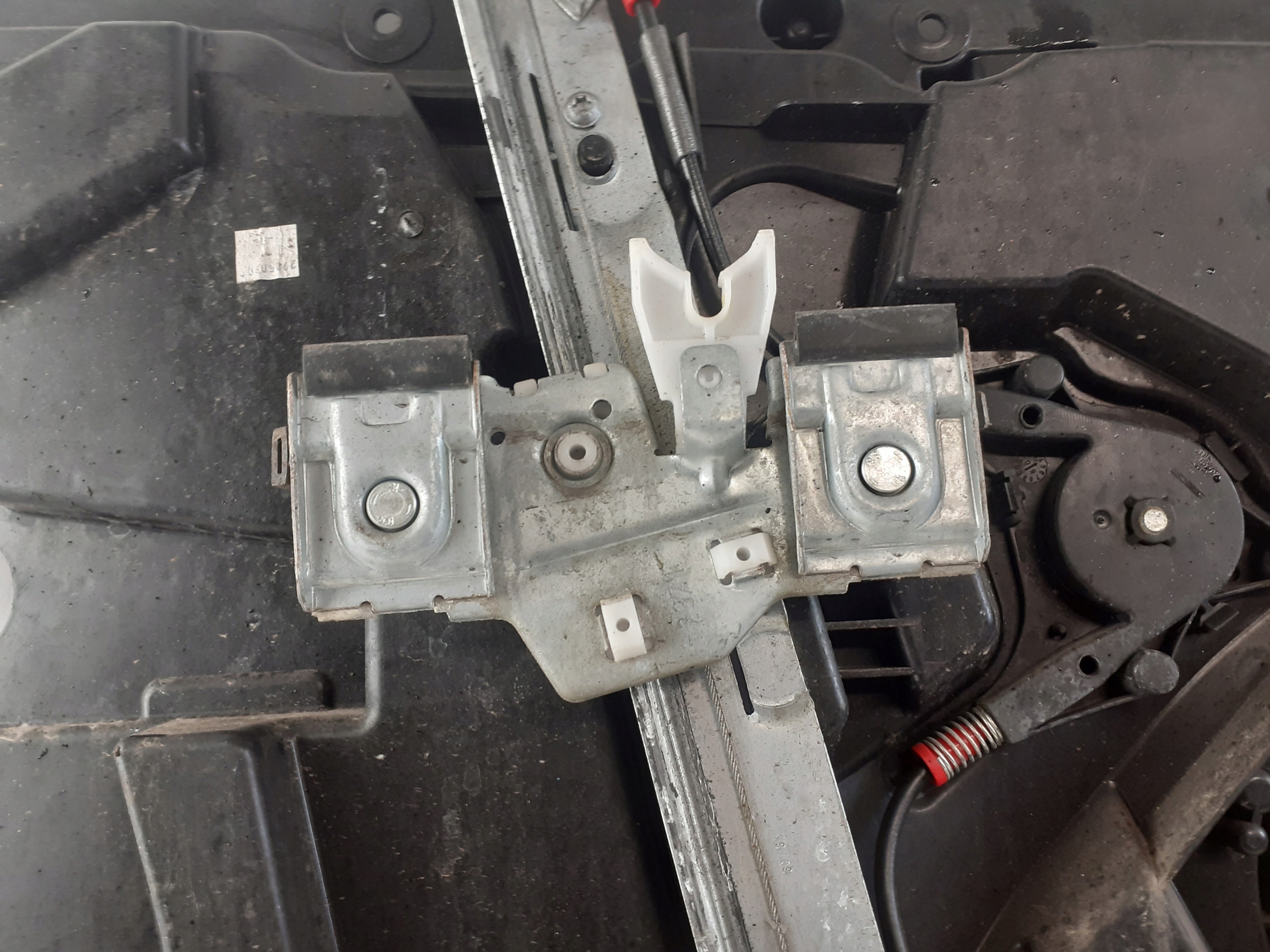 window regulator right front Ford Fiesta MK7