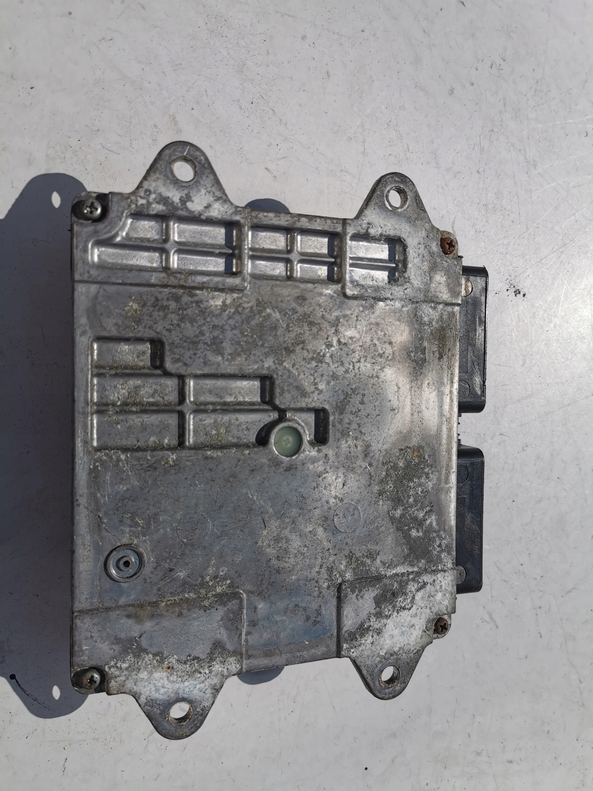 MITSUBISHI COLT 1.1B 1860095400 E6T73471 Computer