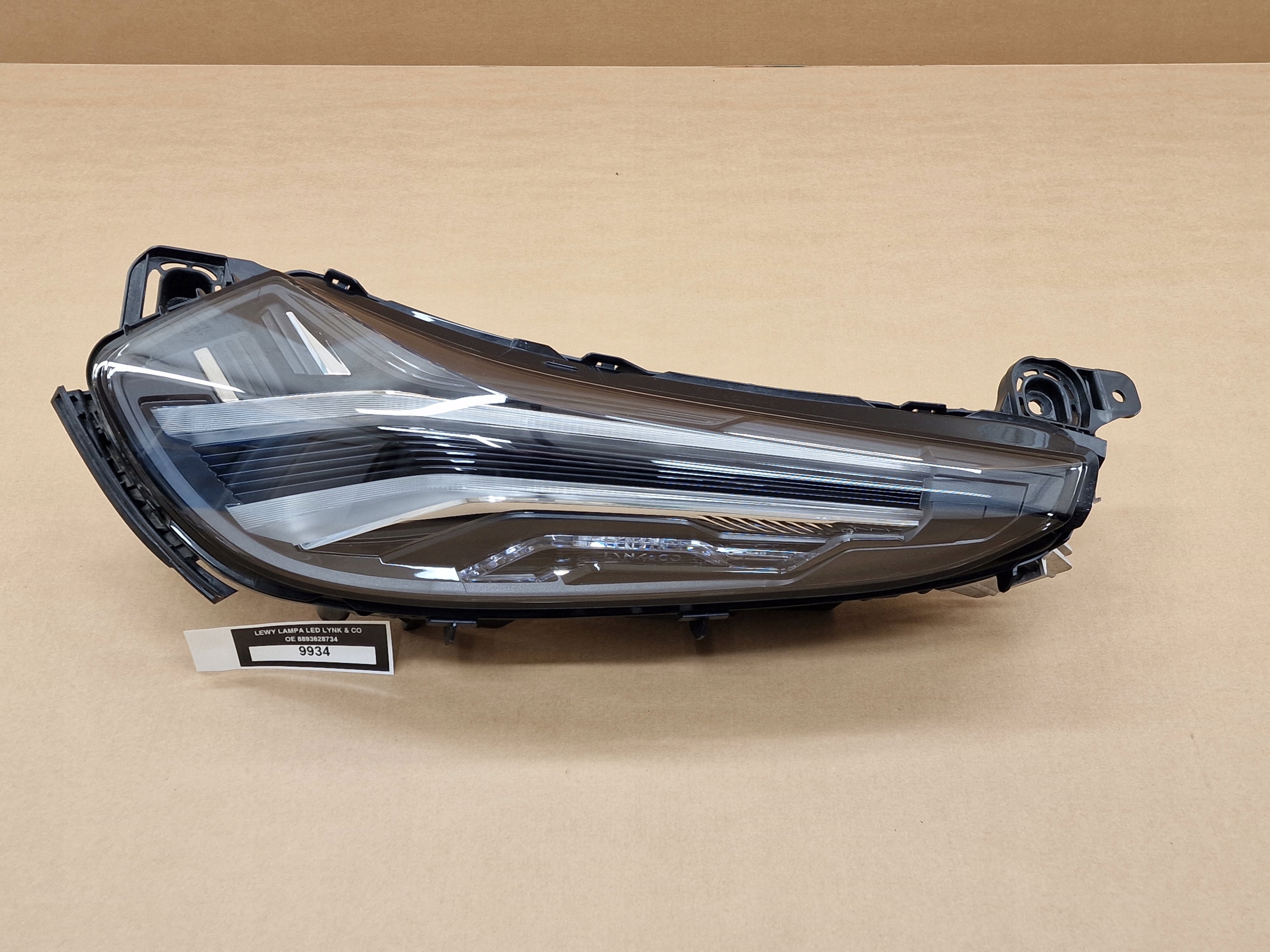komplett links Licht FULL LED LYNK & CO