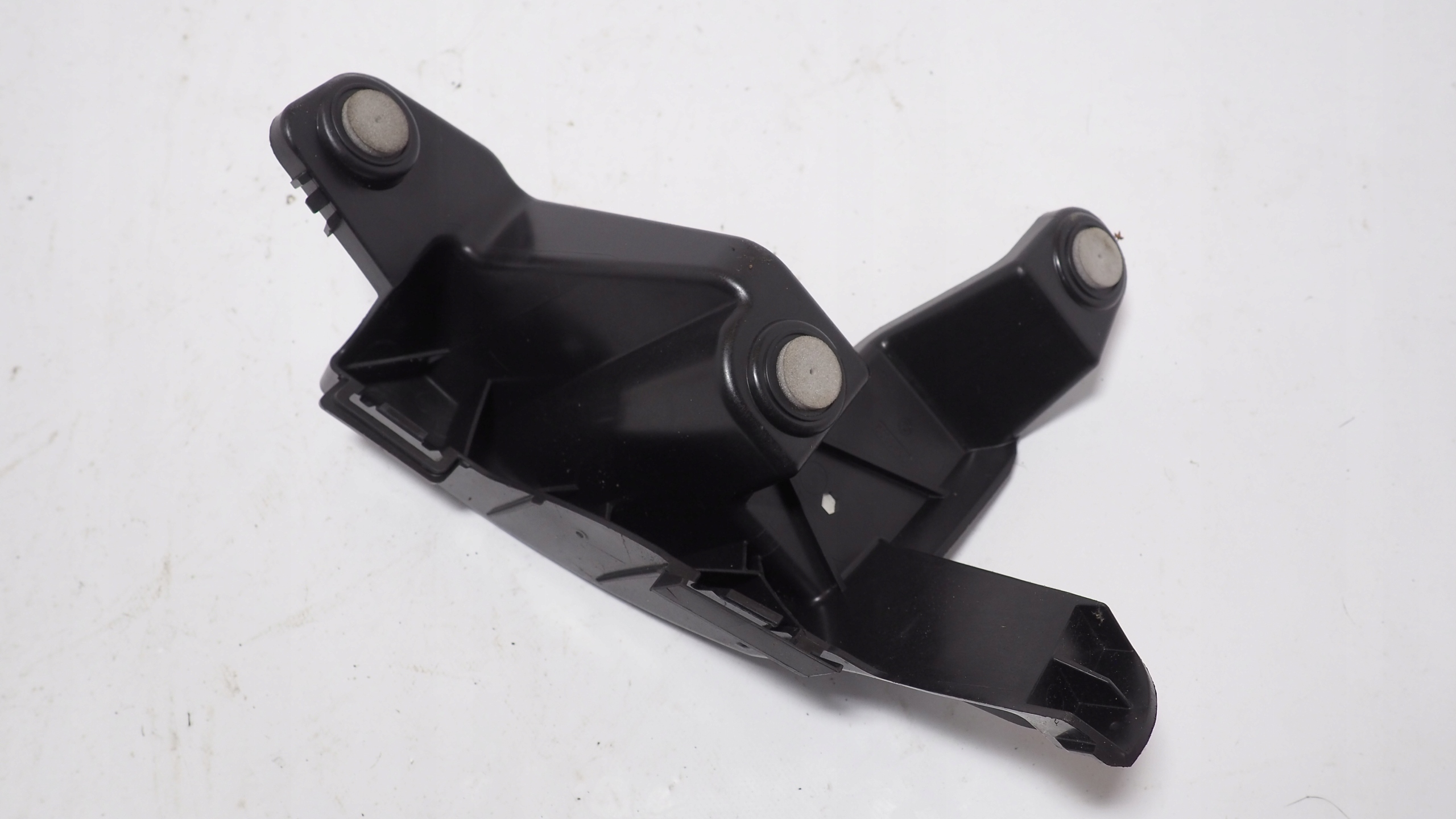 Opel Insignia B Kombi bumper bracket right rear part