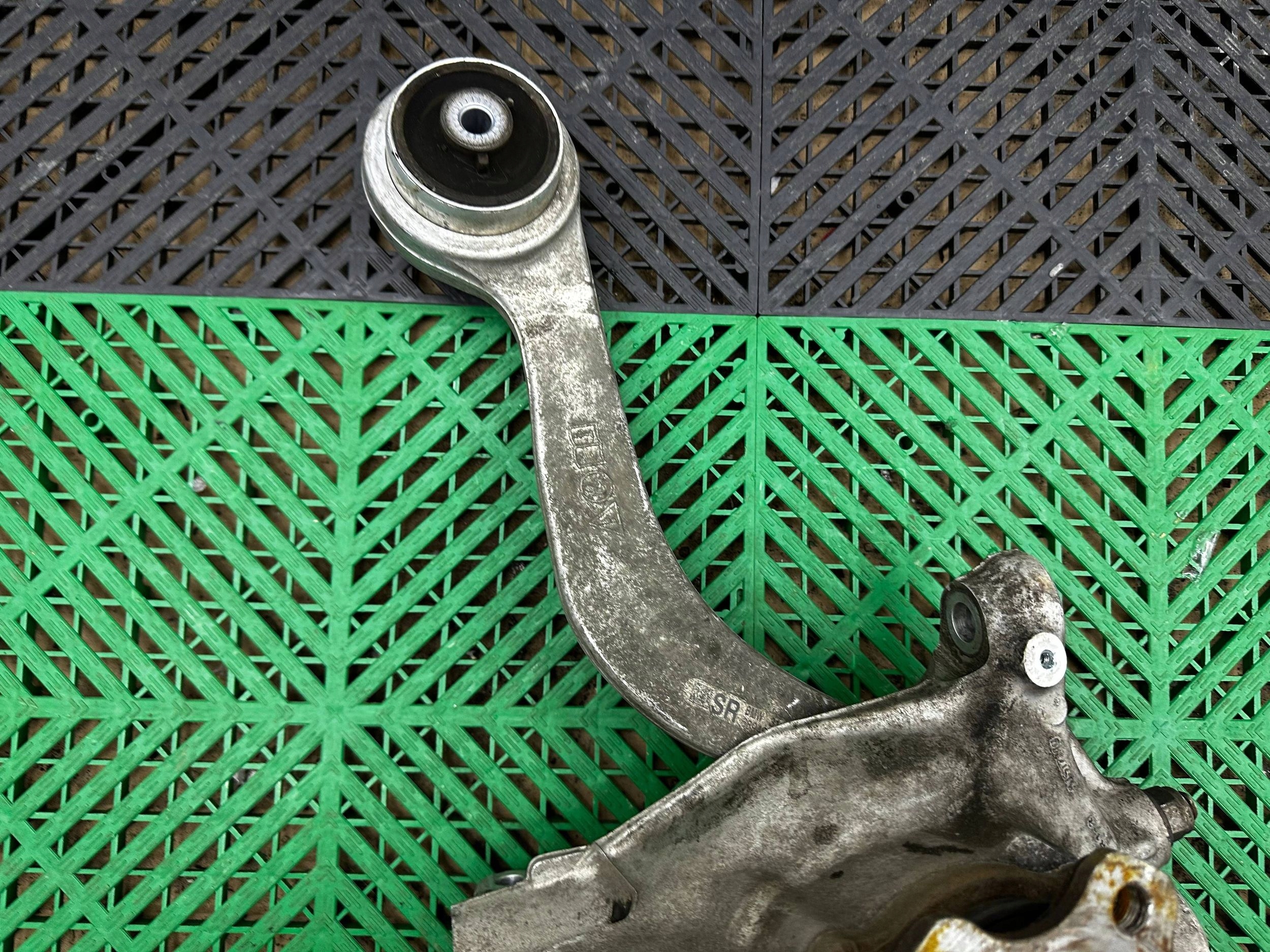 swing front front side right BMW 2 G42 6893968