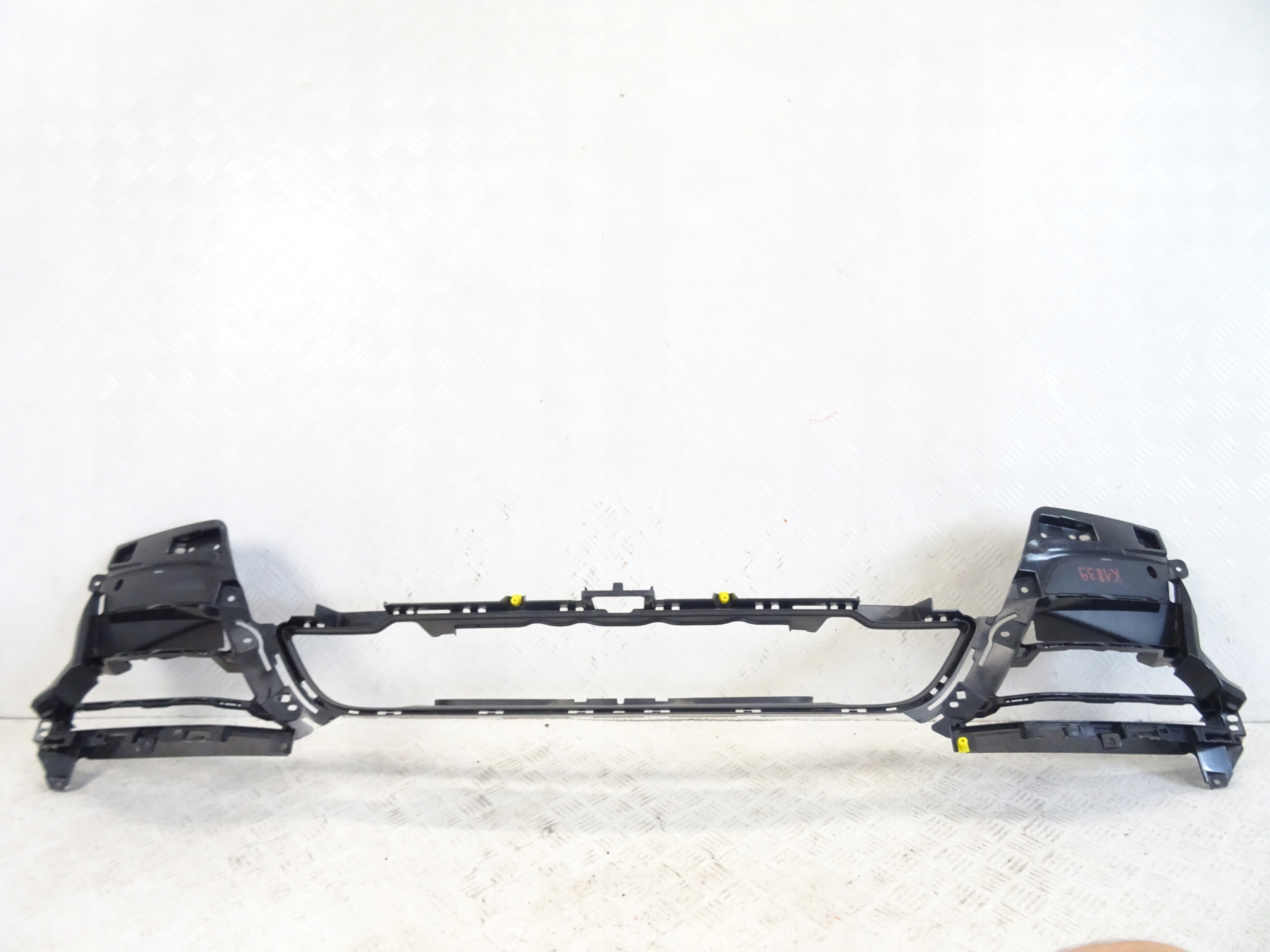 grid of a bumper front front AUDI E-TRON GT 4J3807683