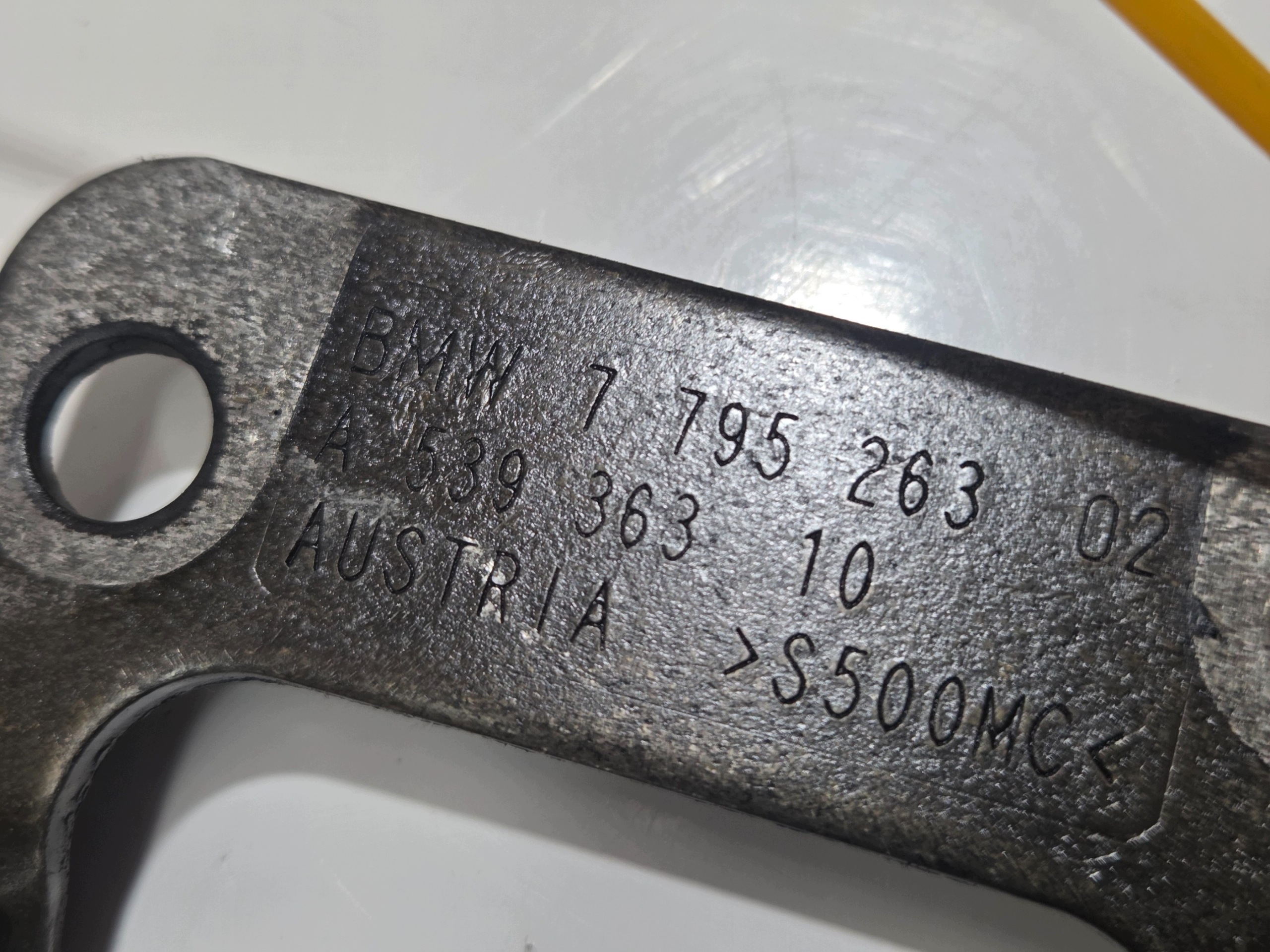 USZTYWNIENIE BLOKU BMW E60 E61 3.0 D 7795263