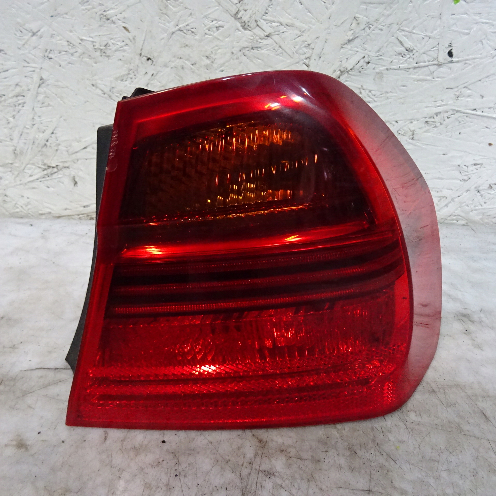 BMW 320 E90 sedan light rear part right 6937458