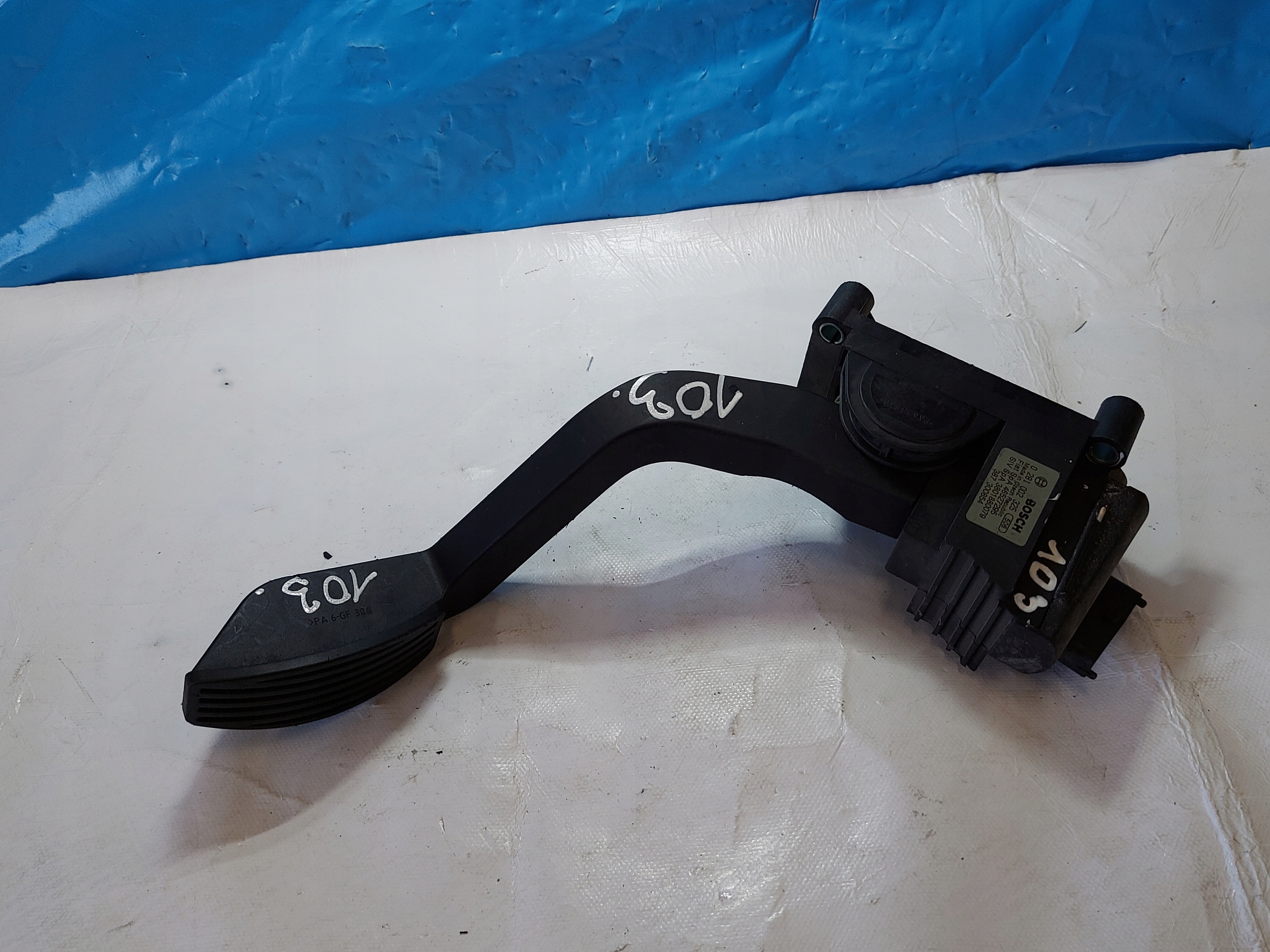 accelerator pedal PUNTO II 1.2 B 0281002325