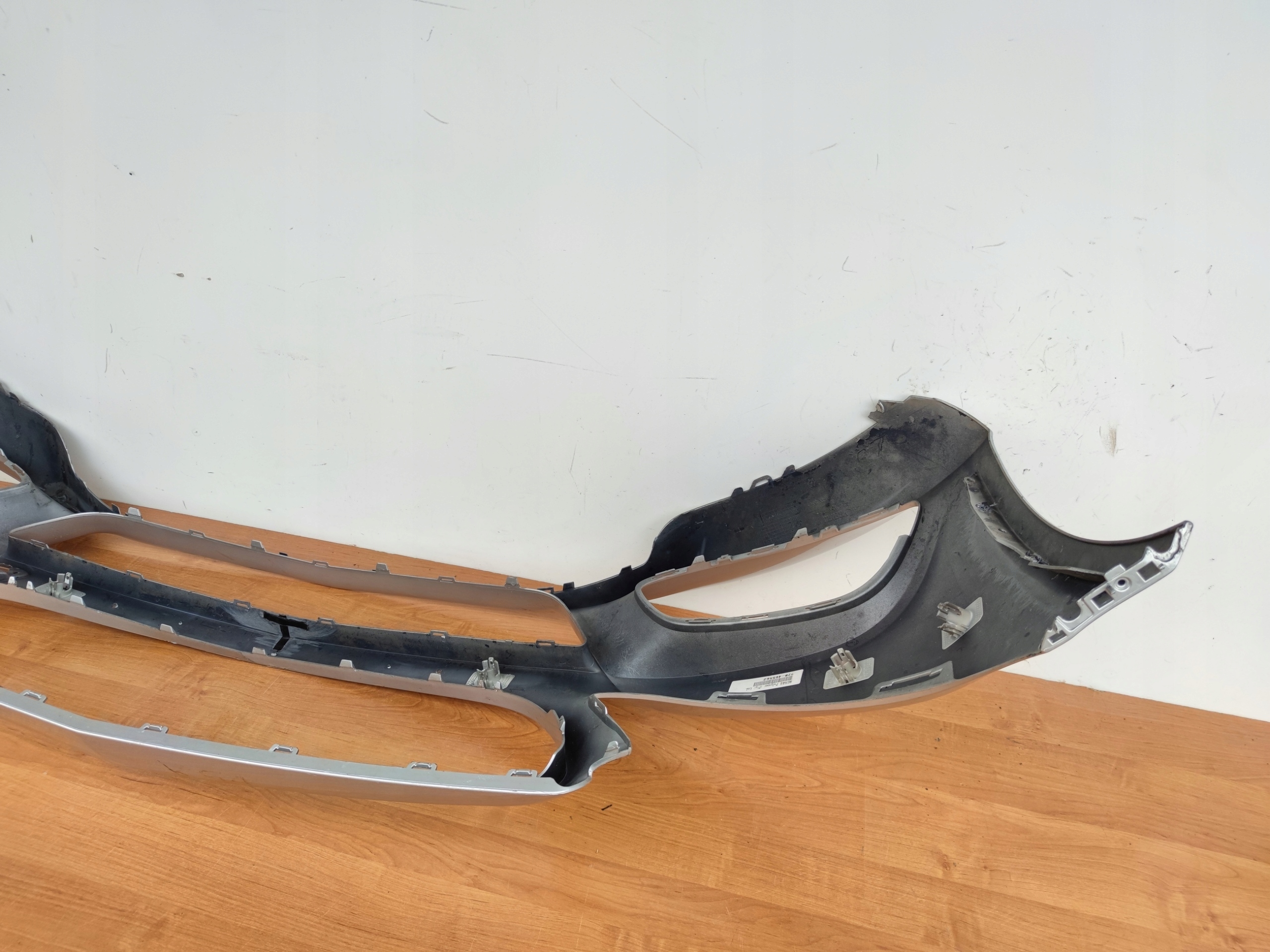 MERCEDES C-KLASA W205 bumper front NAPRAWIANY